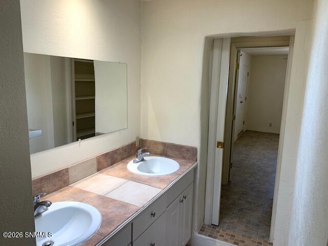 2510/2530 S Espina Street Property Photo 9