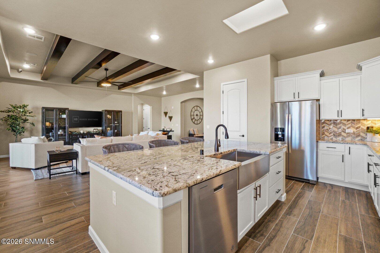 7292 Ultramarine Road Property Photo 3
