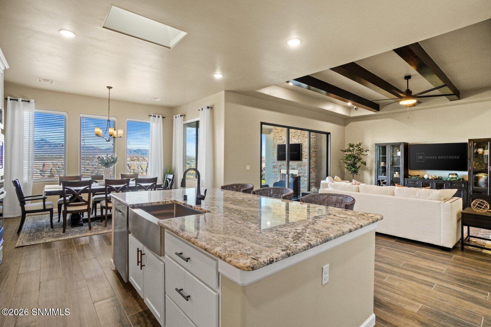 7292 Ultramarine Road Property Photo 4