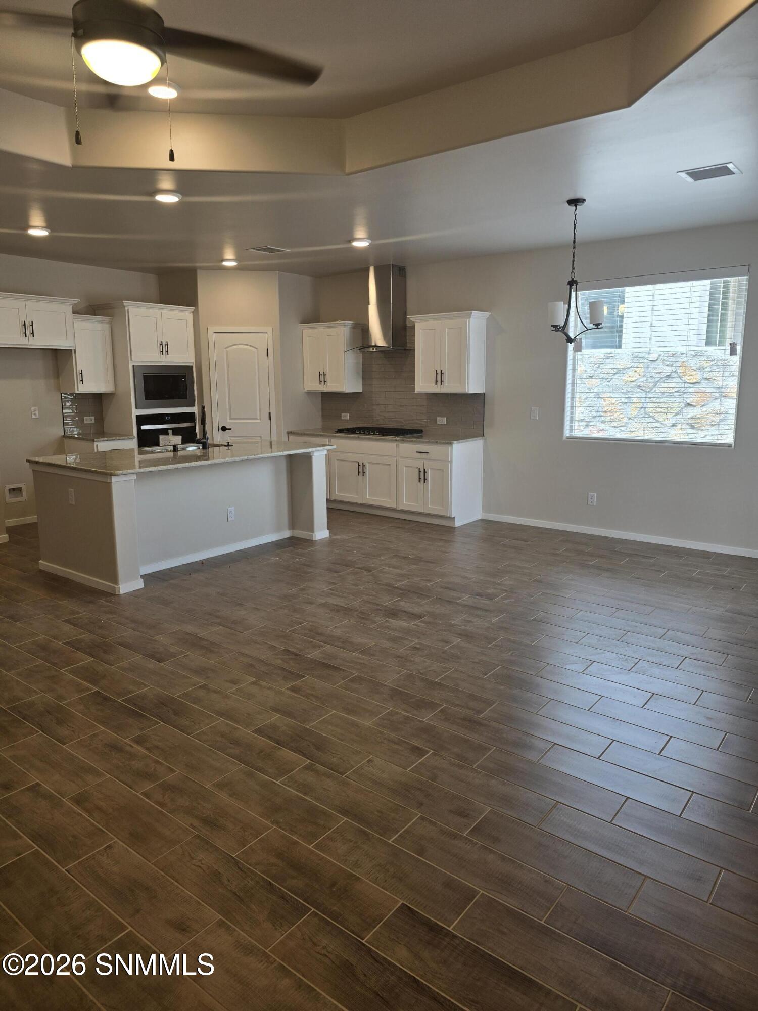 1540 Devine Court Property Photo 4