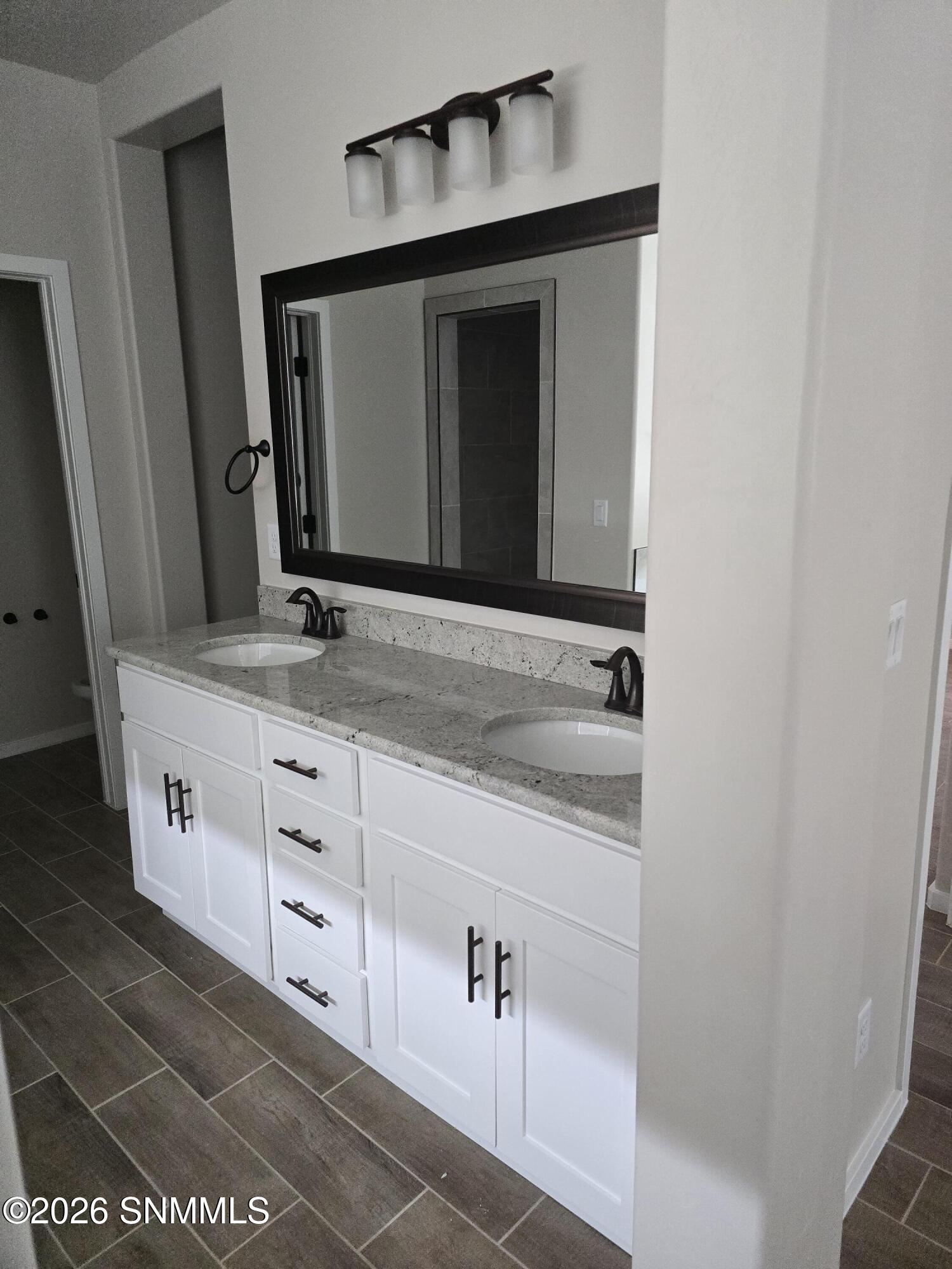 1540 Devine Court Property Photo 8