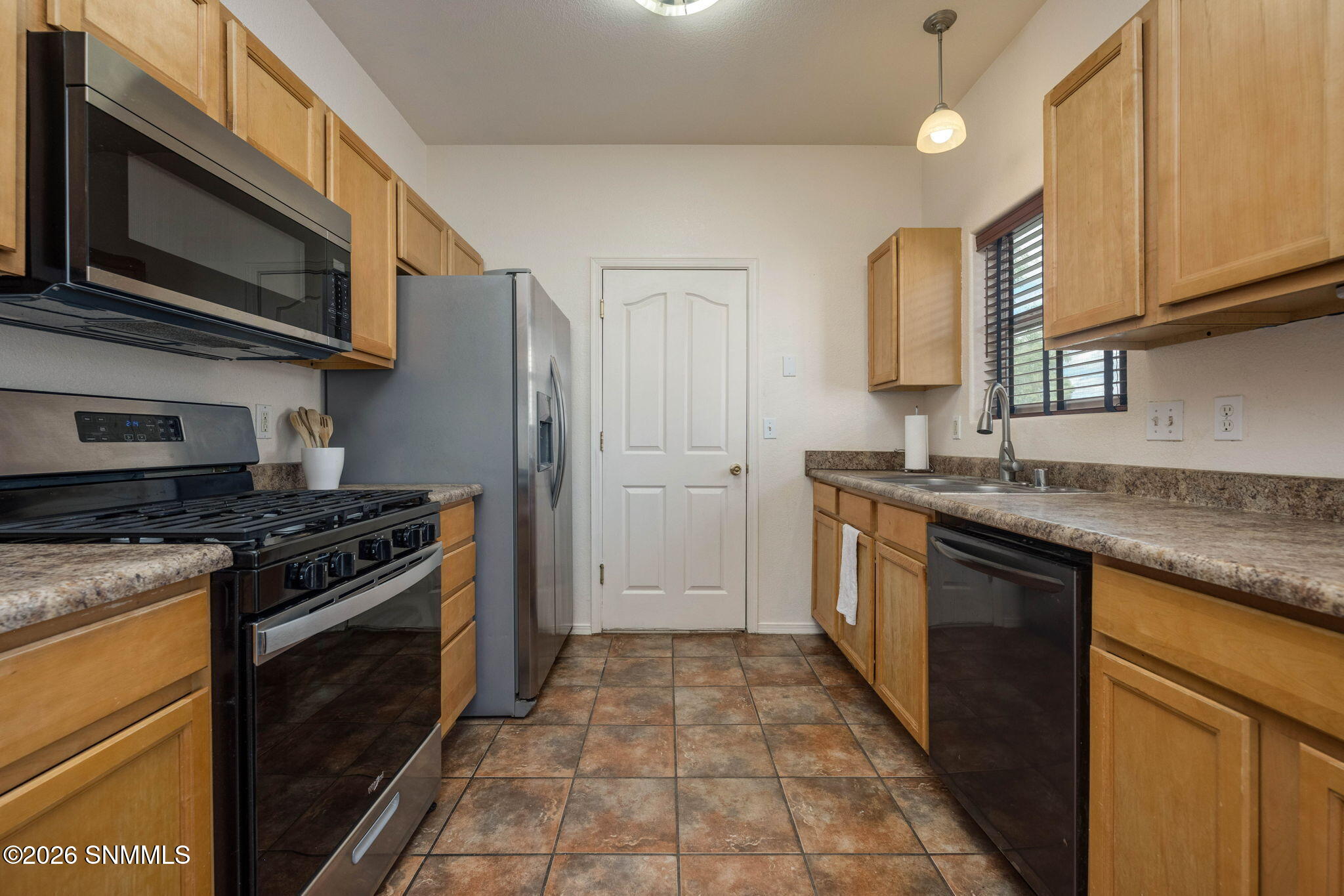4490 Hillsboro Loop Property Photo 6