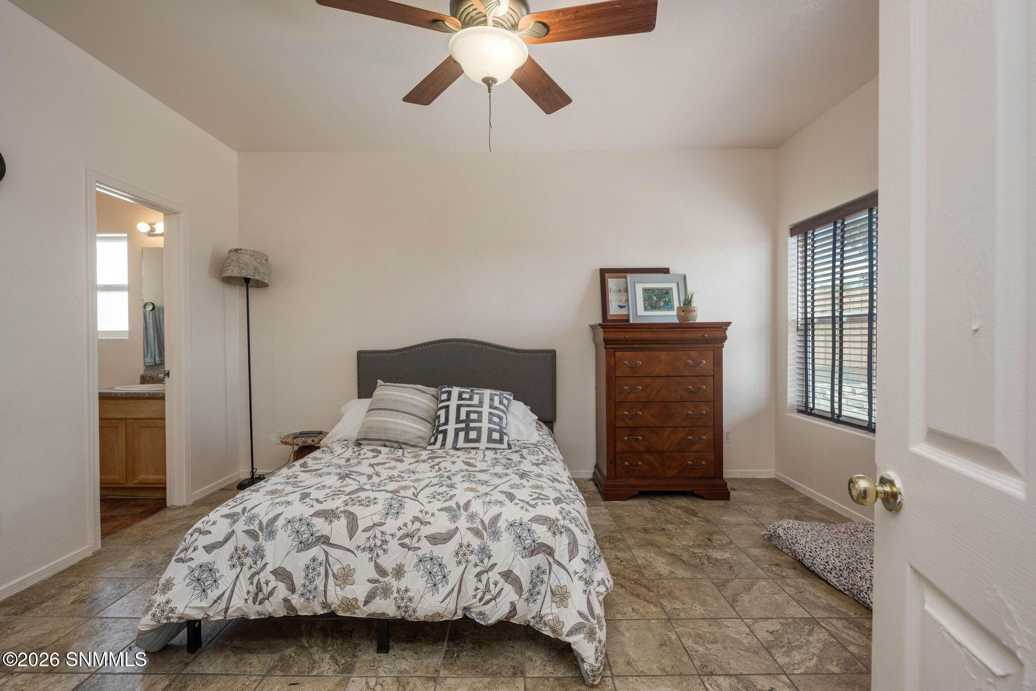 4490 Hillsboro Loop Property Photo 11