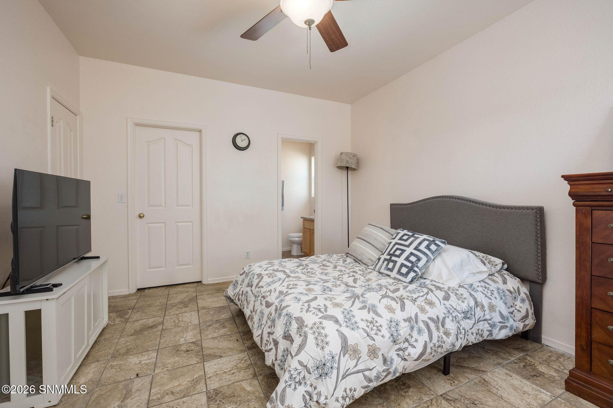 4490 Hillsboro Loop Property Photo 13