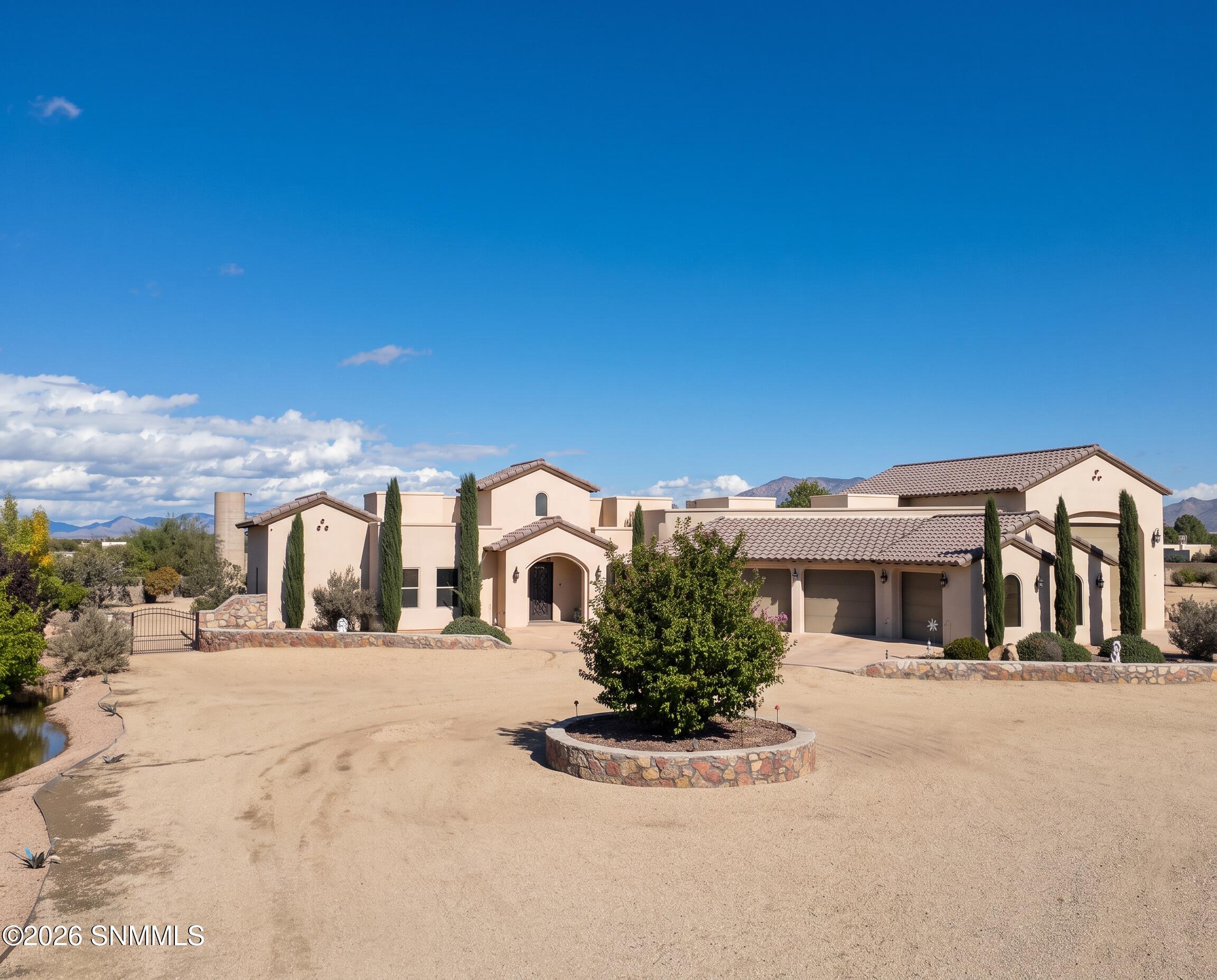 1130 King Bird Court Property Photo 1