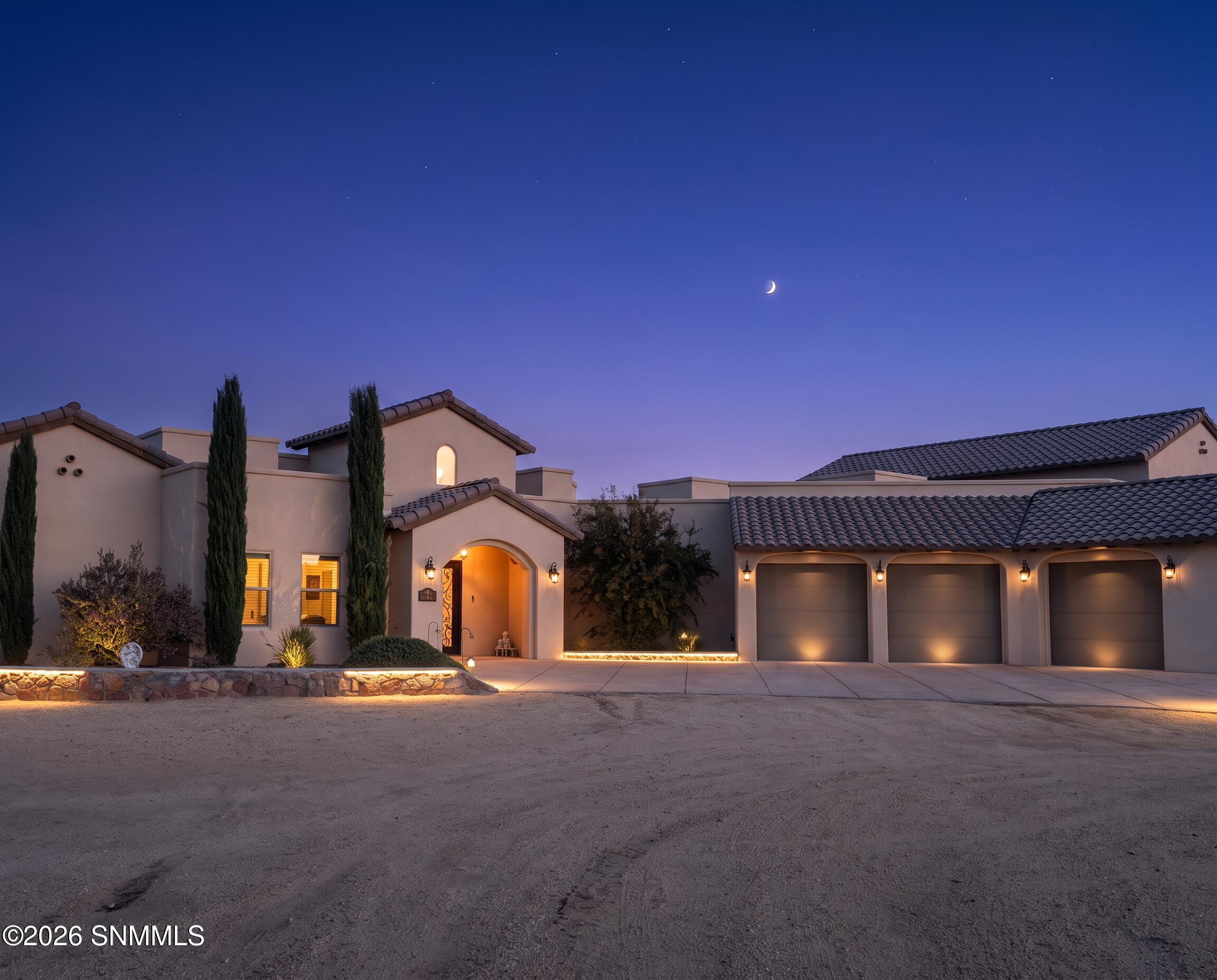 1130 King Bird Court Property Photo 2