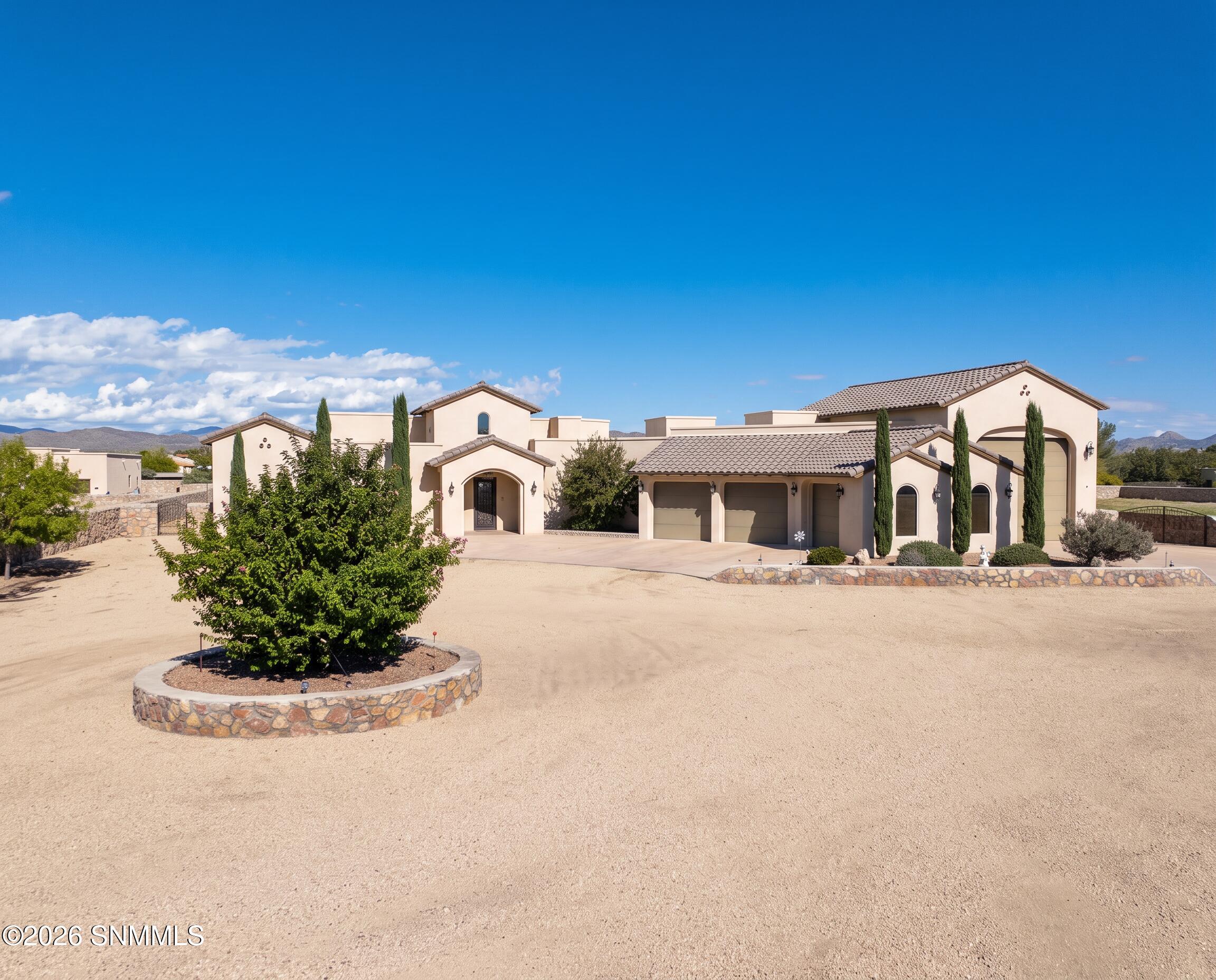 1130 King Bird Court Property Photo 3