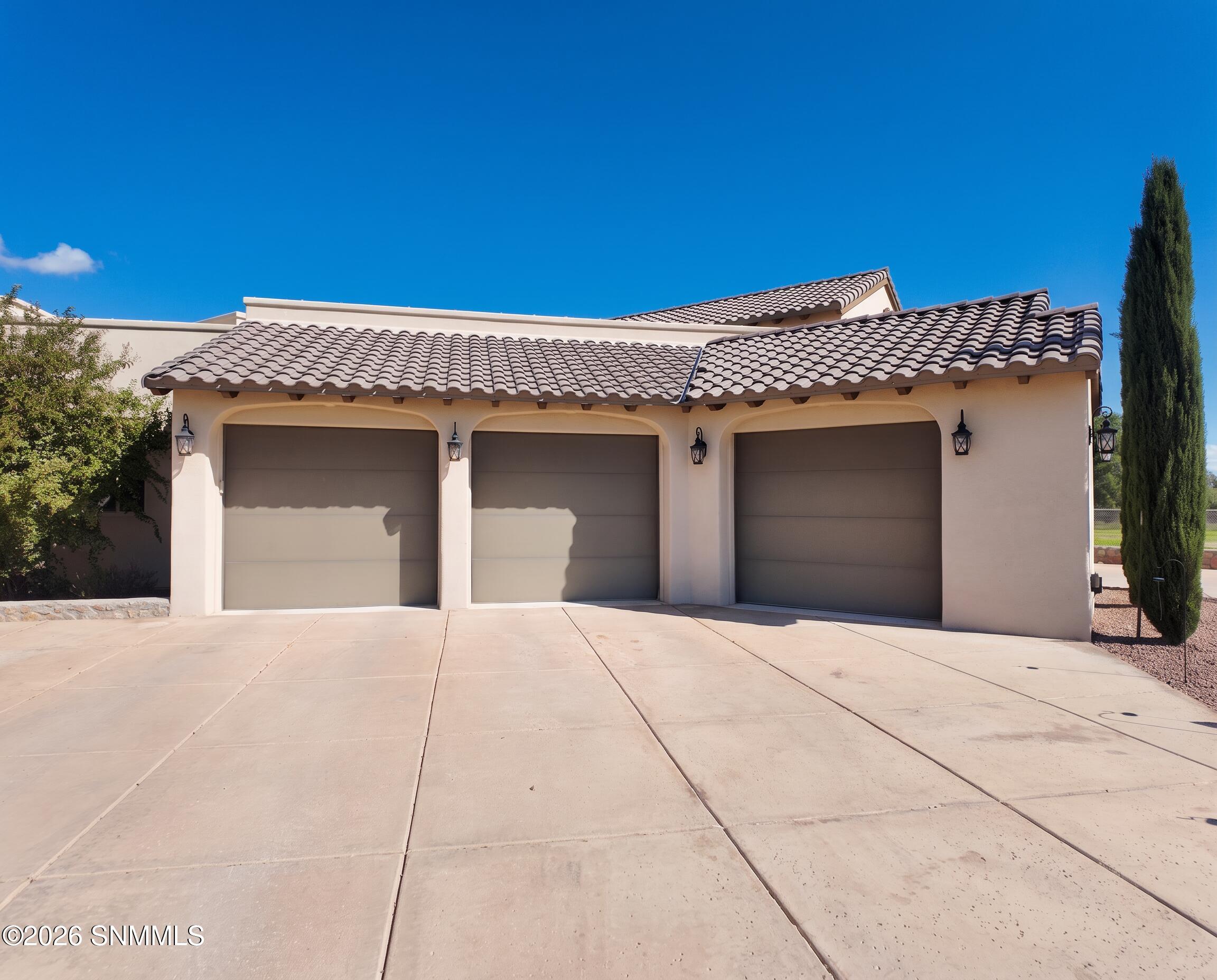1130 King Bird Court Property Photo 8