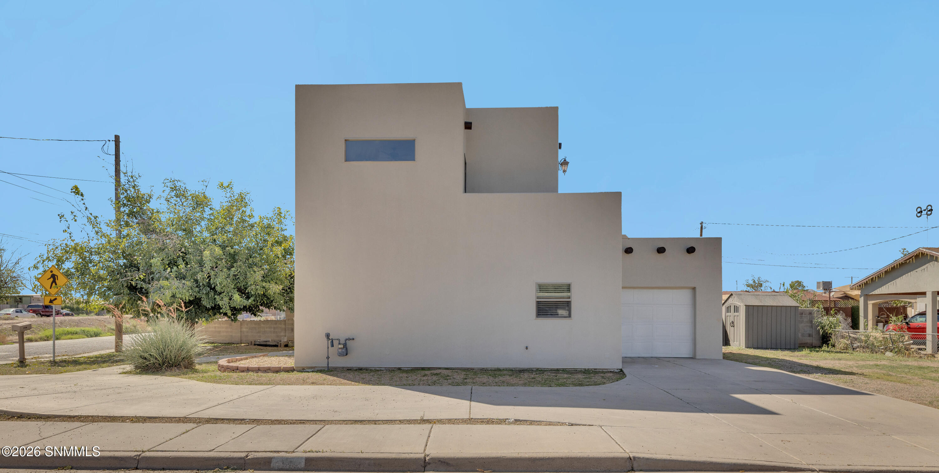 1104 W Parker Road Property Photo 2