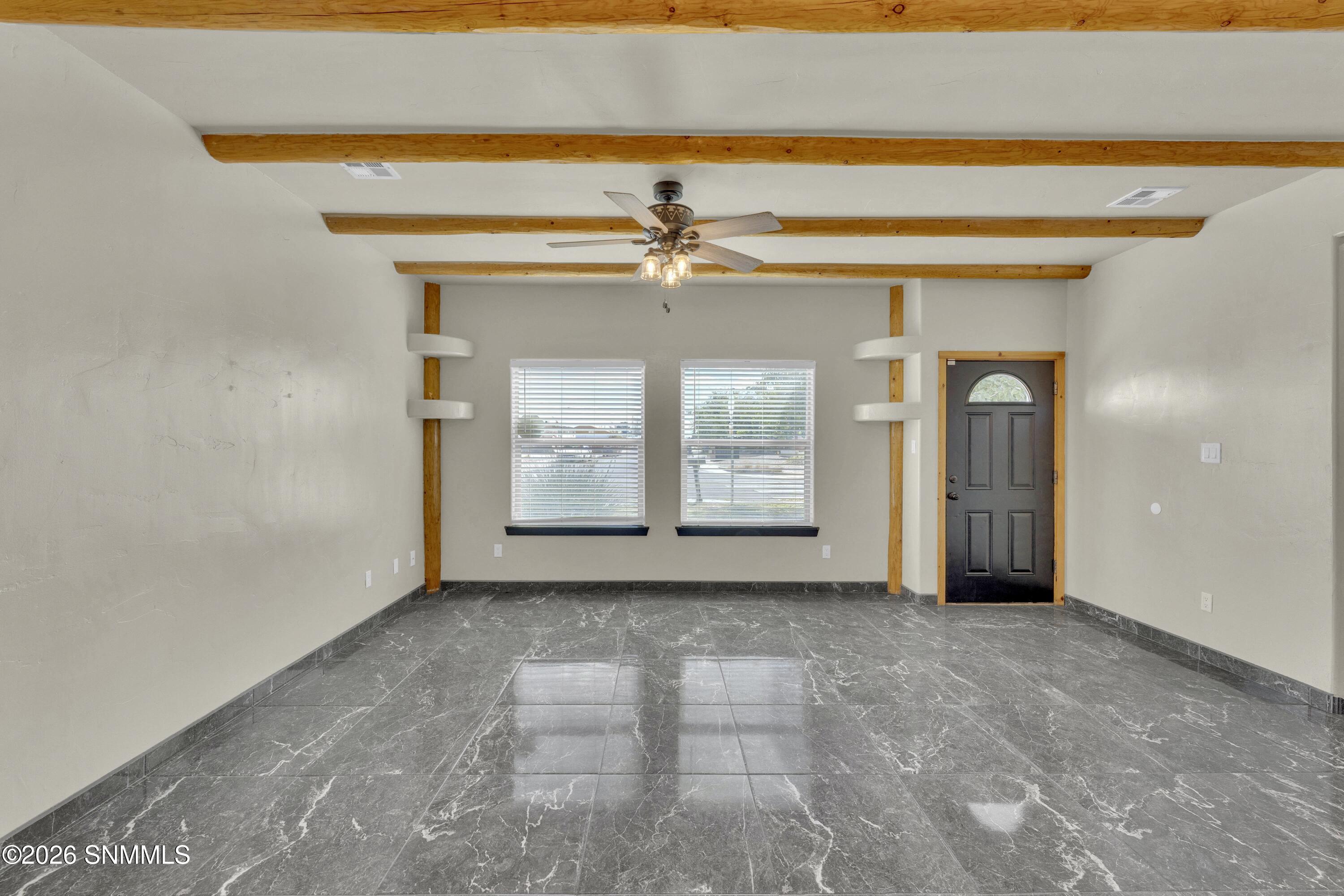 1104 W Parker Road Property Photo 12