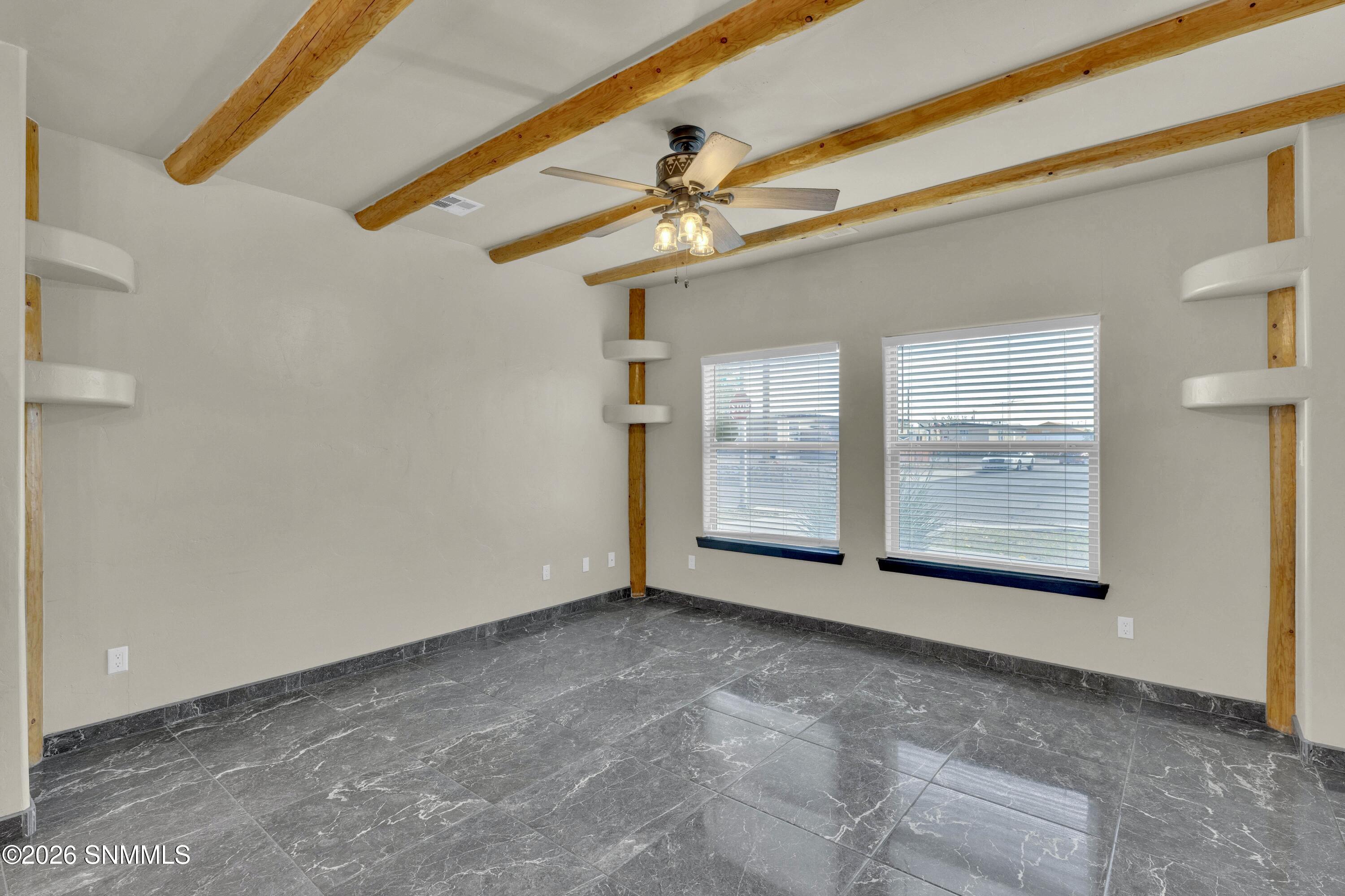 1104 W Parker Road Property Photo 13