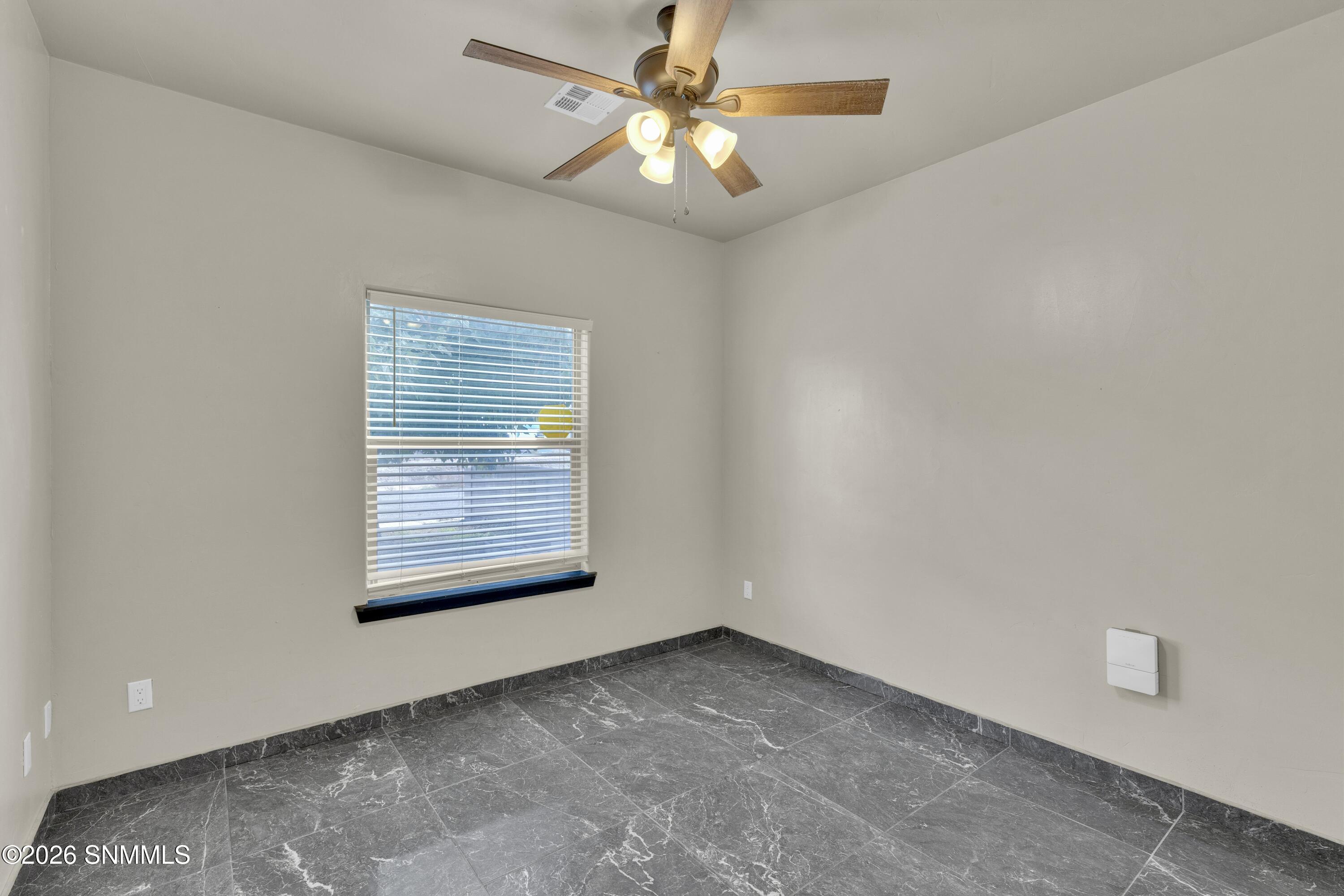 1104 W Parker Road Property Photo 15