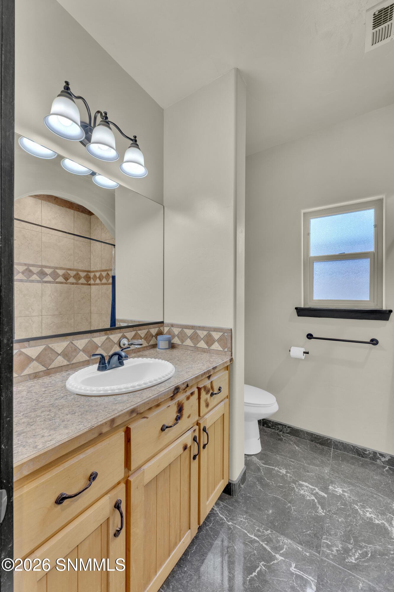 1104 W Parker Road Property Photo 18