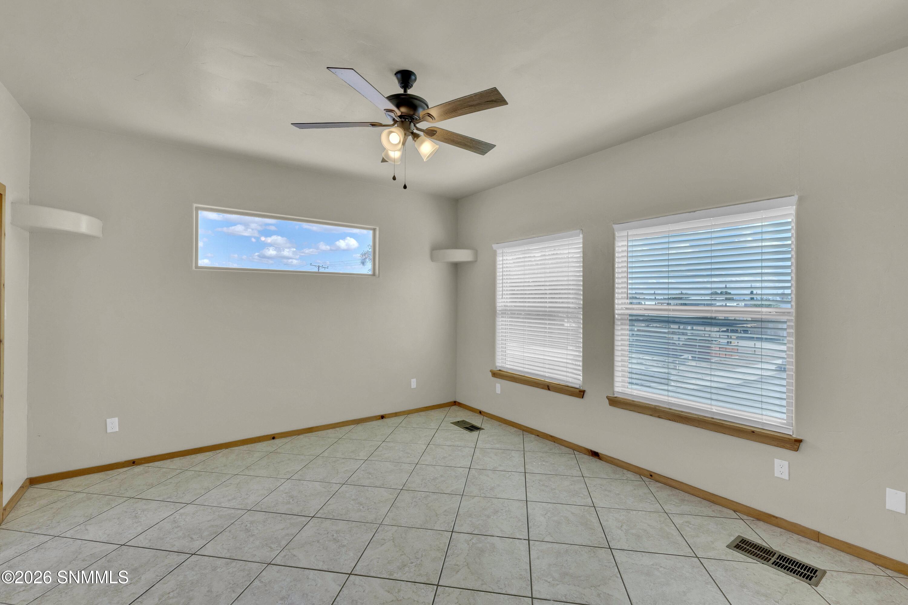 1104 W Parker Road Property Photo 24