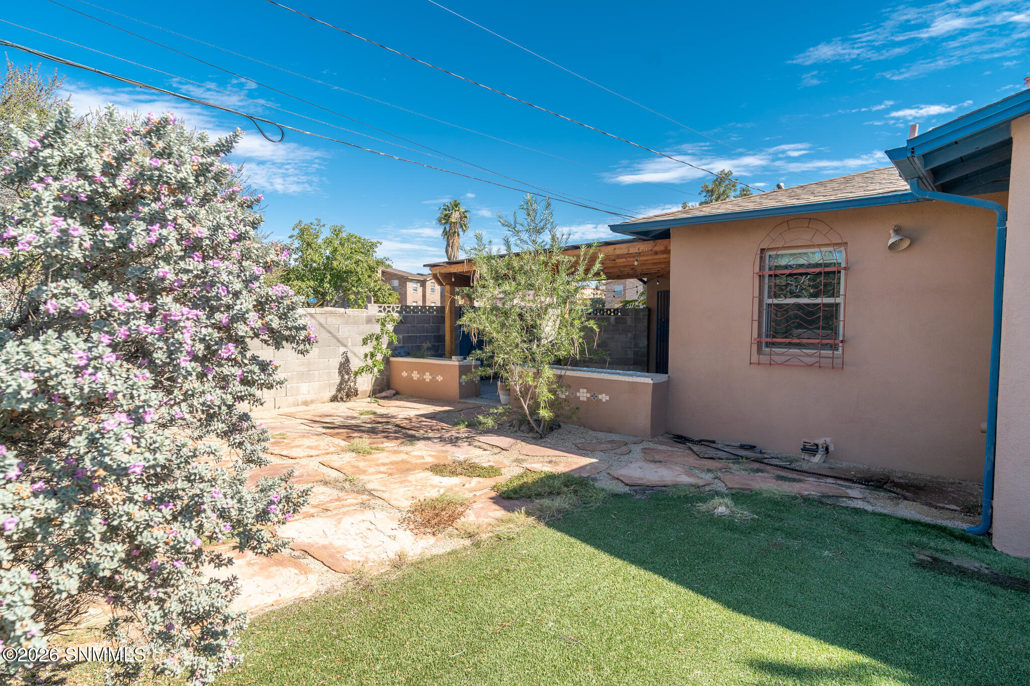 2400 S Solano Drive Property Photo 15
