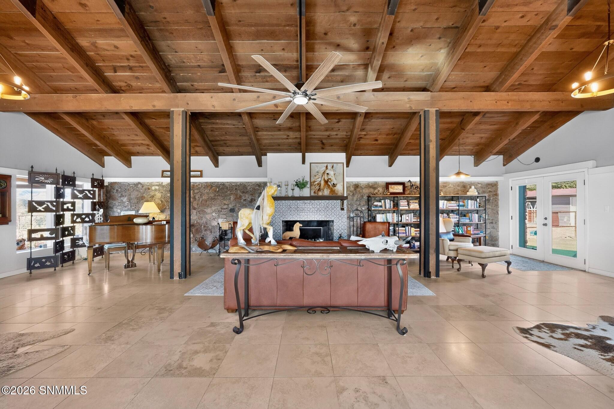 8105 Dona Ana Road Property Photo 4
