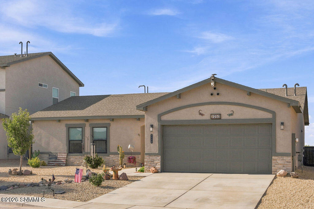 7250 Aretha Way Property Photo 4
