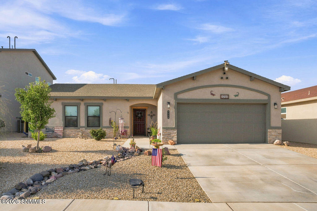 7250 Aretha Way Property Photo 5