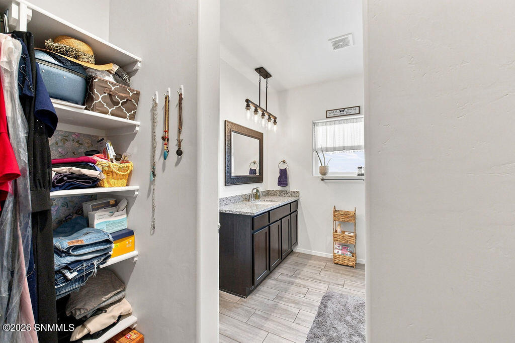 7250 Aretha Way Property Photo 29