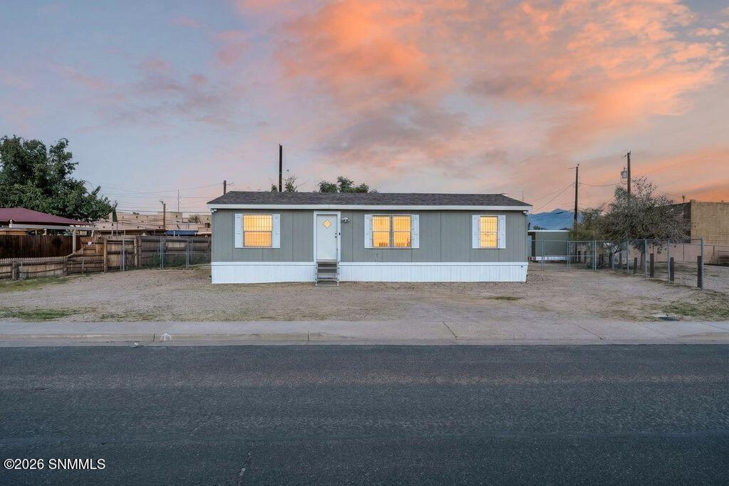 1611 W Park Drive Property Photo 4