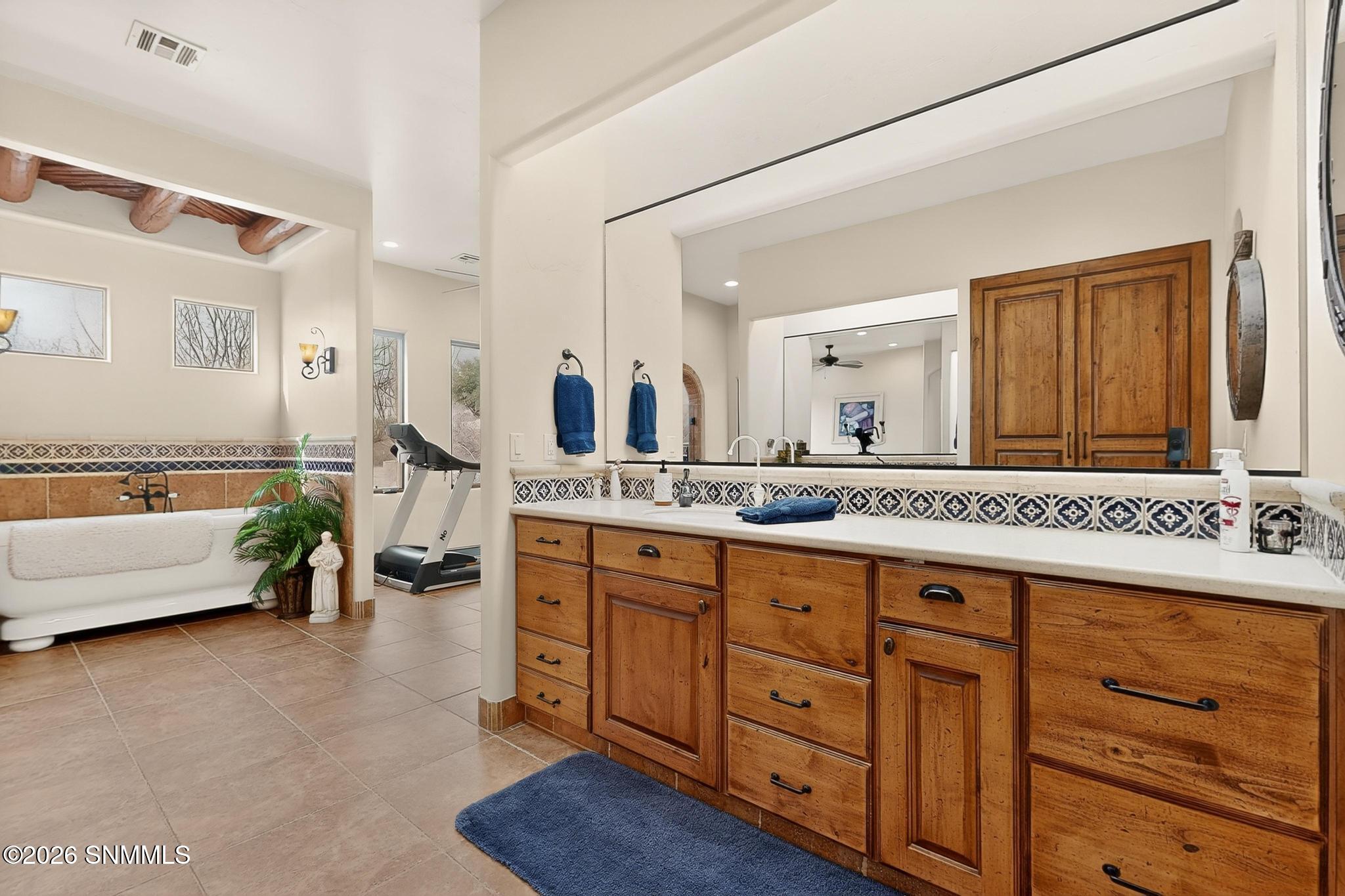 6480 Vista De Oro Property Photo 24