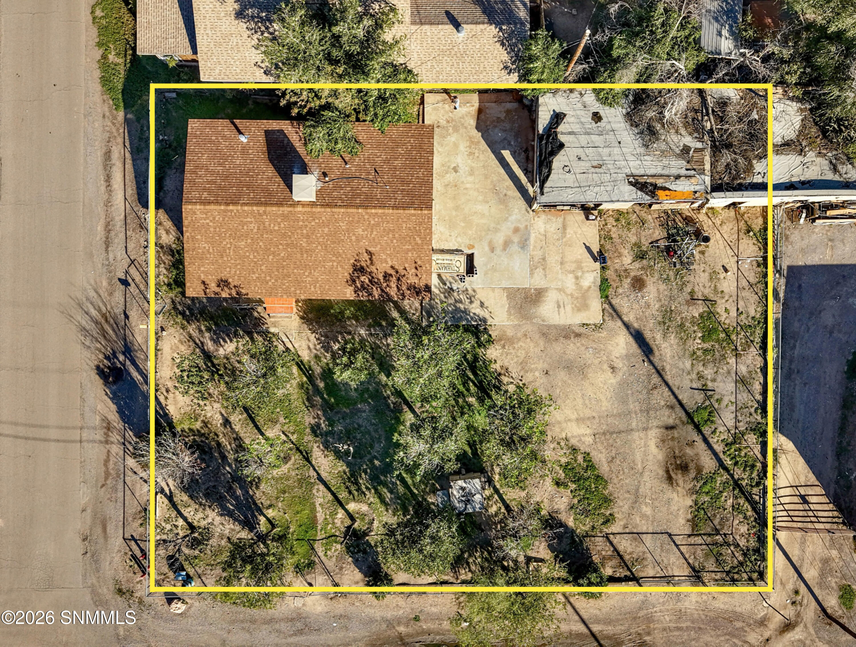211 E Corpening Avenue Property Photo 4