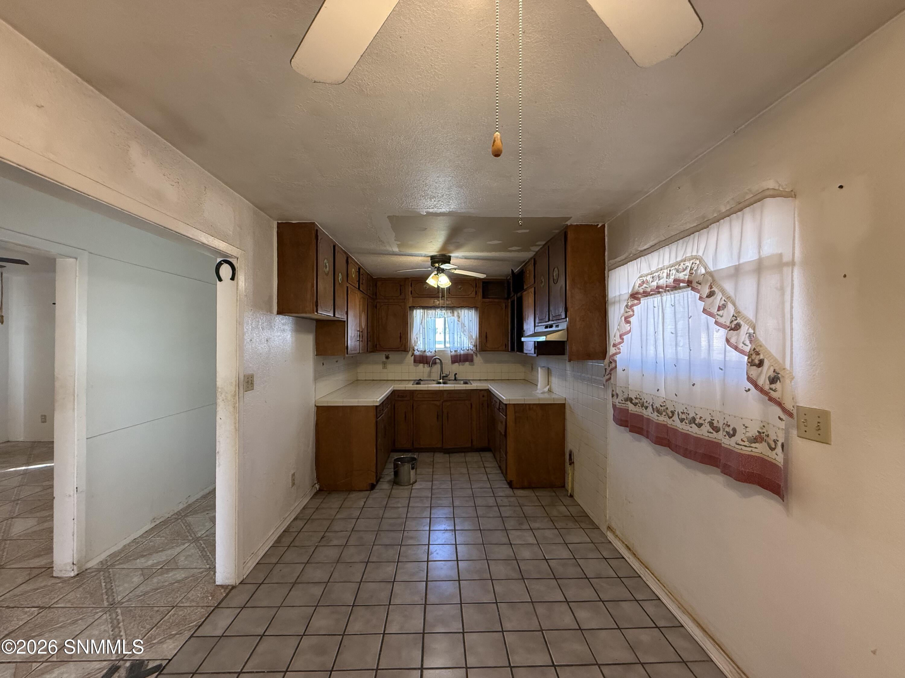 211 E Corpening Avenue Property Photo 8