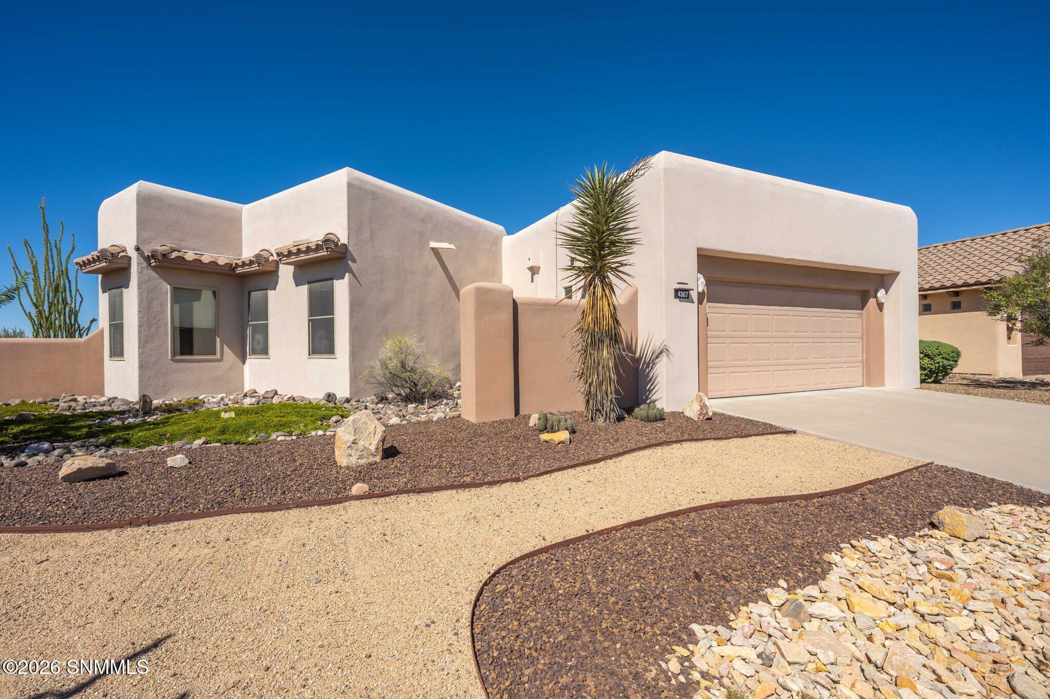 4367 Isleta Court Property Photo 6
