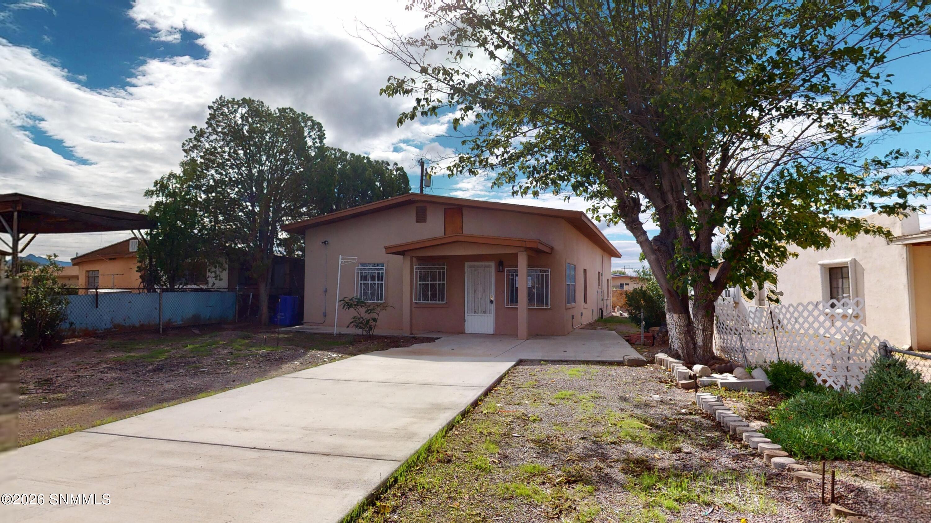 886 E Picacho Avenue Property Photo 1