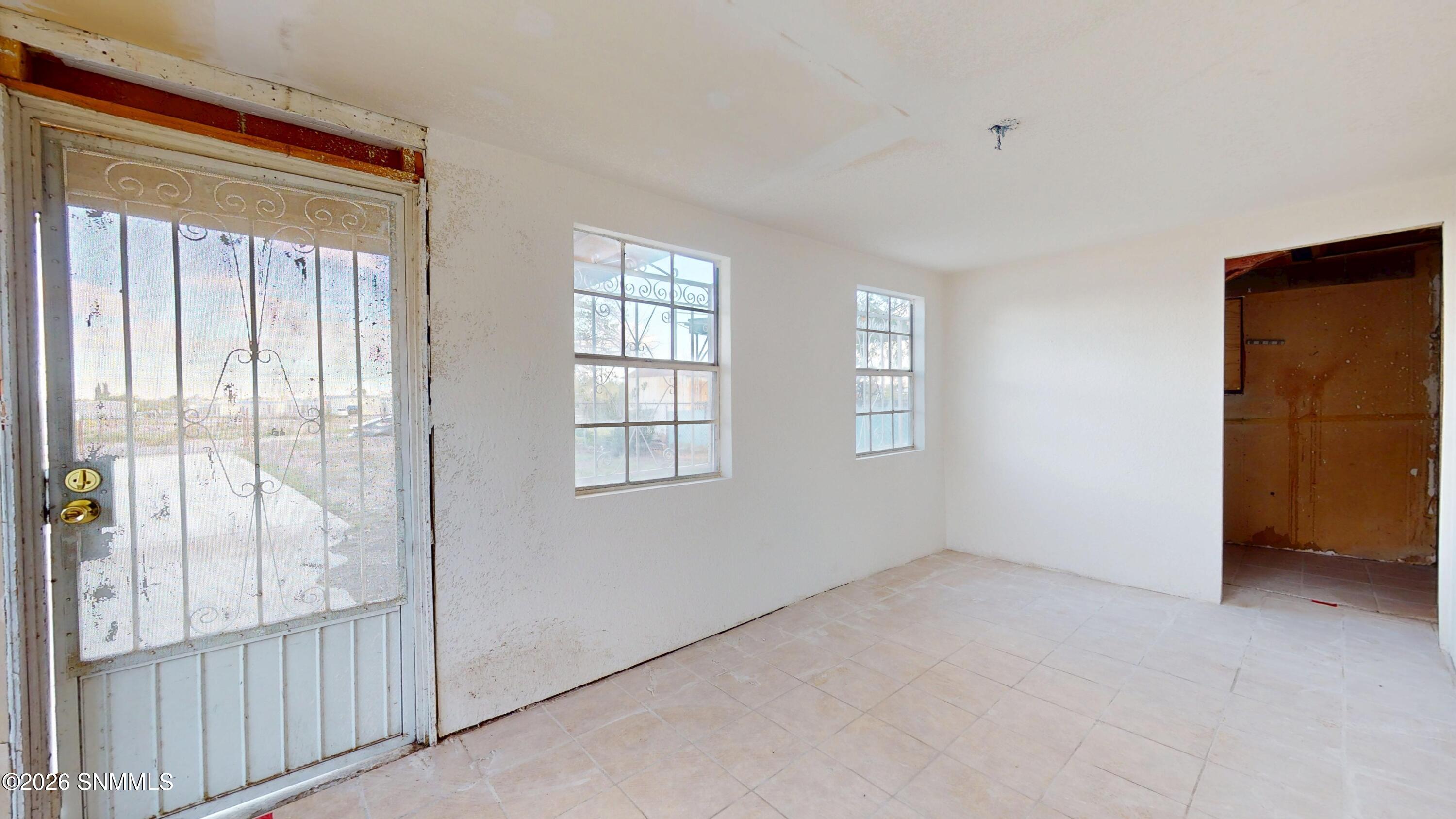 886 E Picacho Avenue Property Photo 2