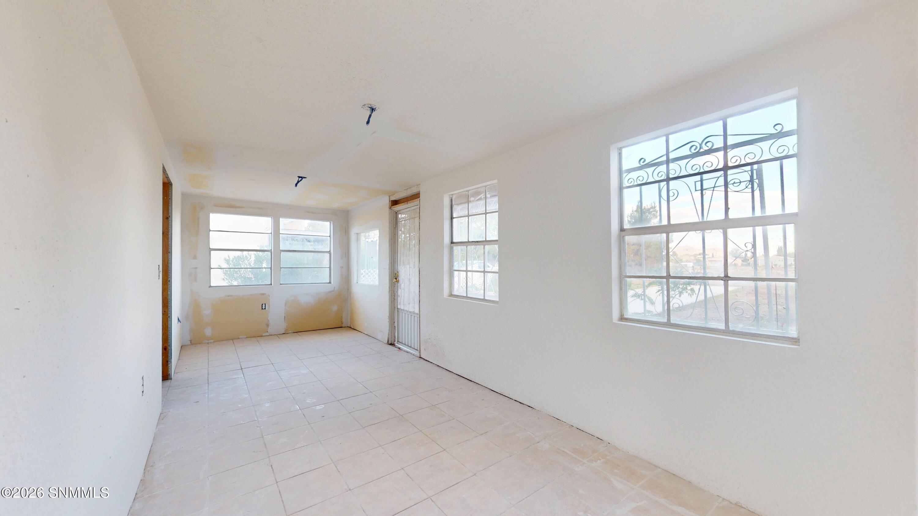 886 E Picacho Avenue Property Photo 4