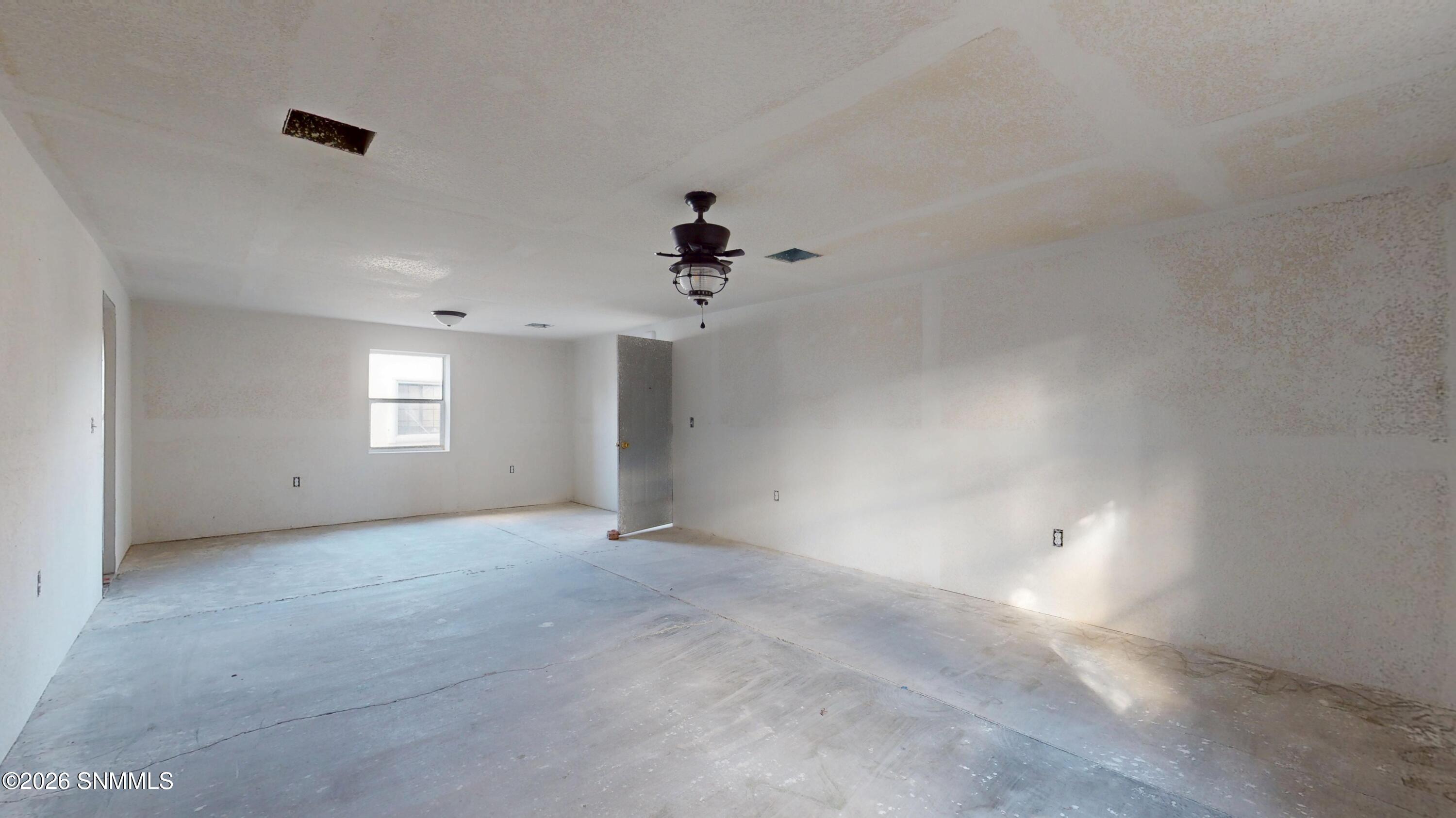 886 E Picacho Avenue Property Photo 5