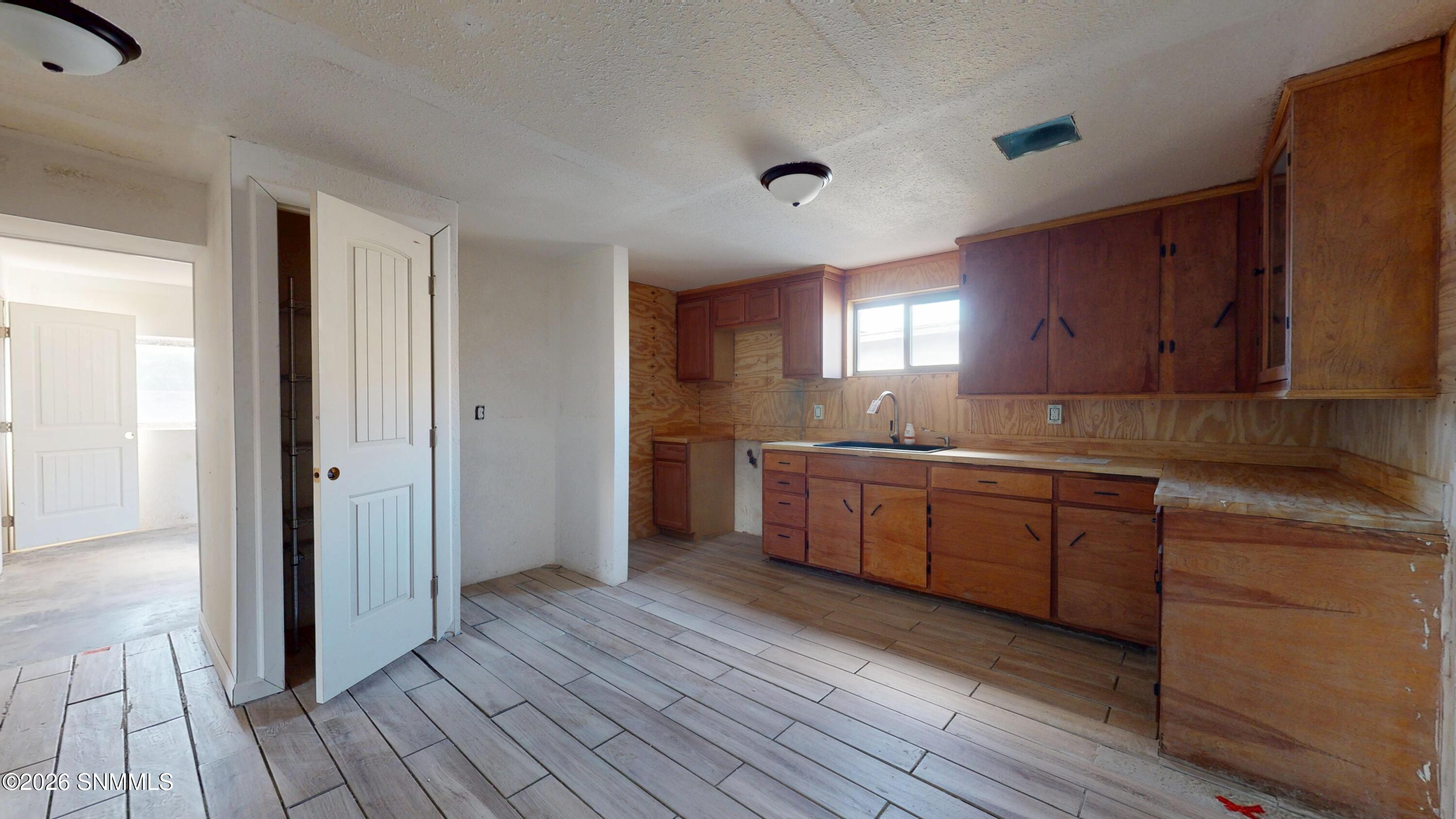 886 E Picacho Avenue Property Photo 11