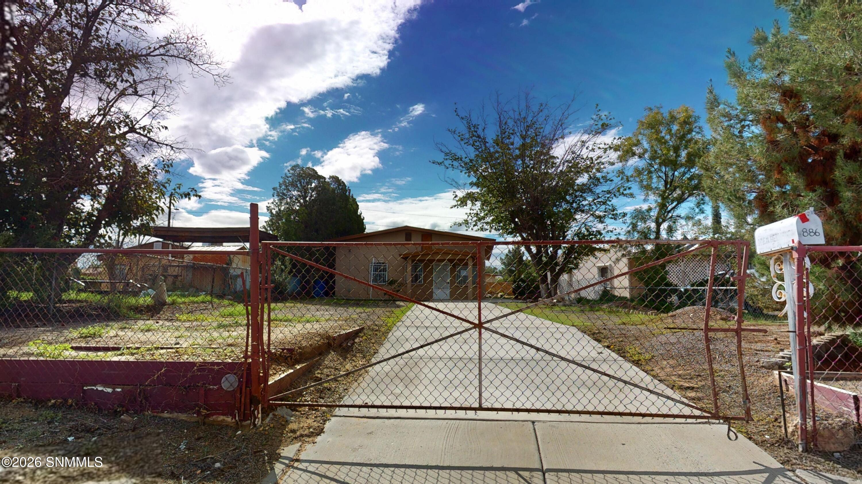 886 E Picacho Avenue Property Photo 28