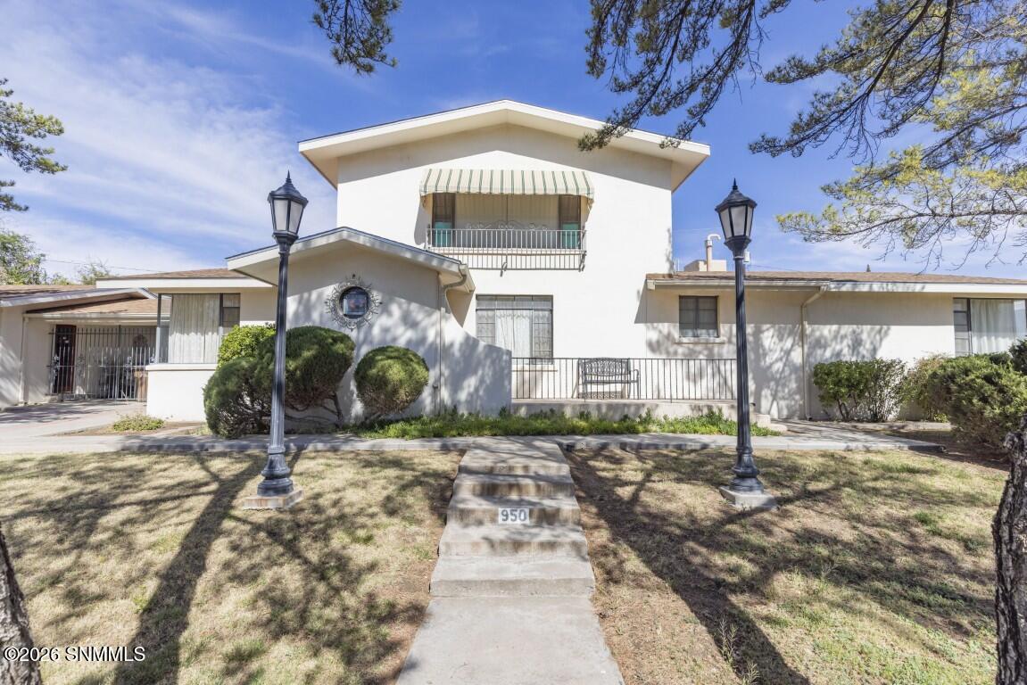 950 Hess Terrace Property Photo 1