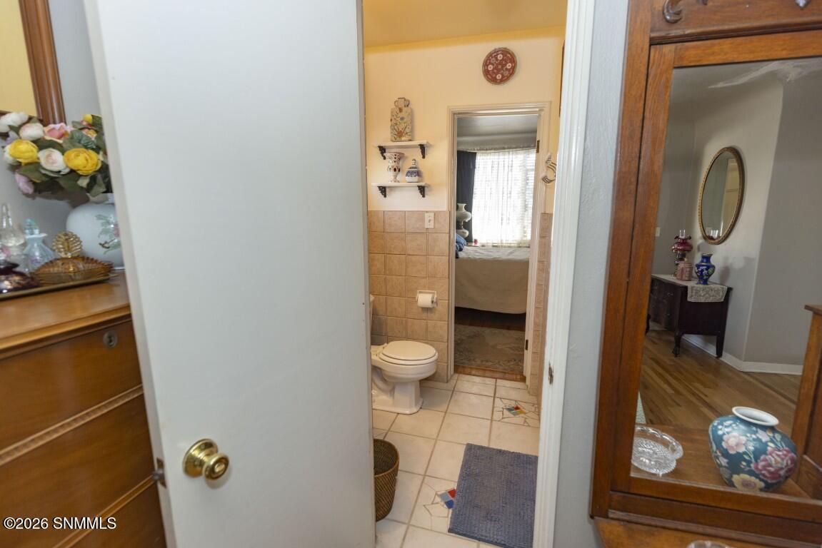 950 Hess Terrace Property Photo 28