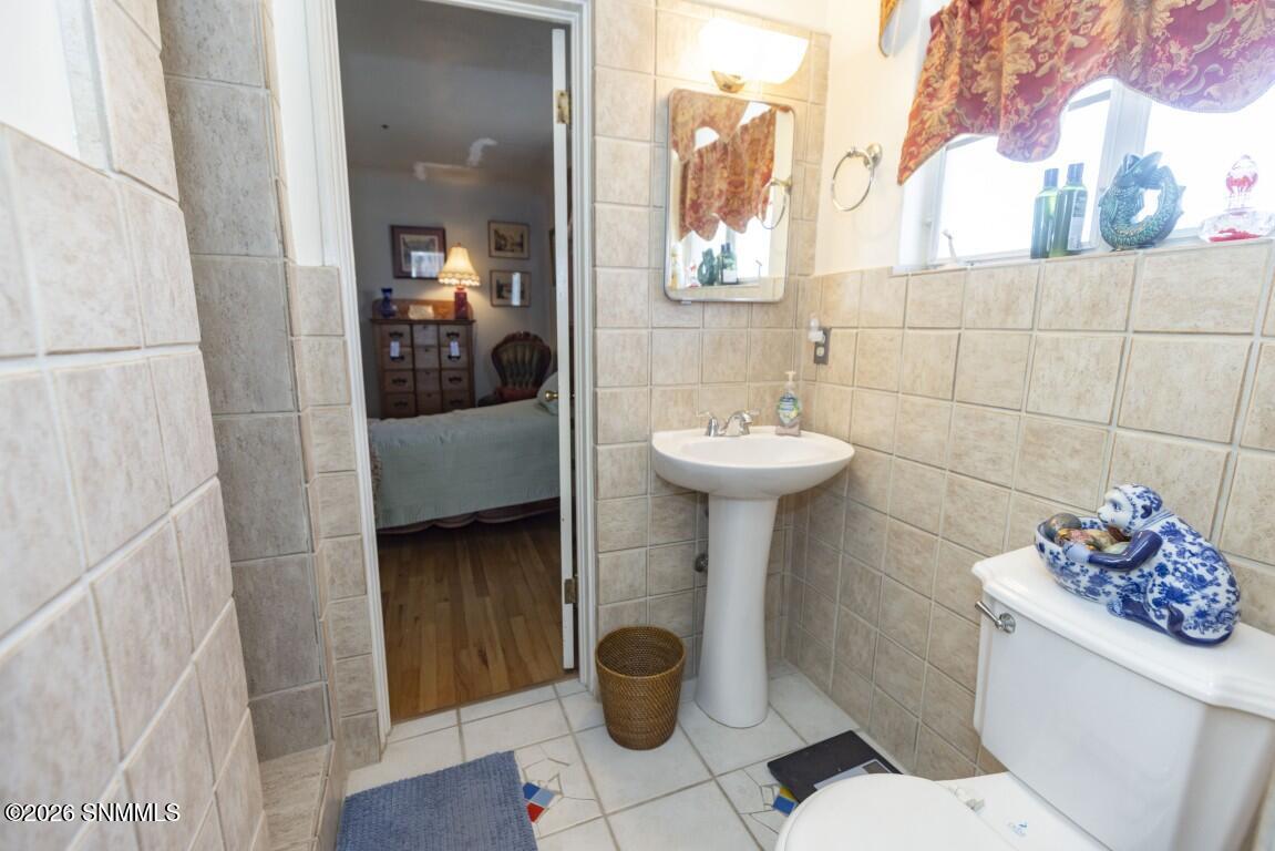 950 Hess Terrace Property Photo 29