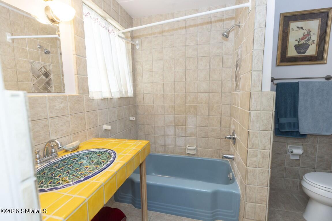 950 Hess Terrace Property Photo 39