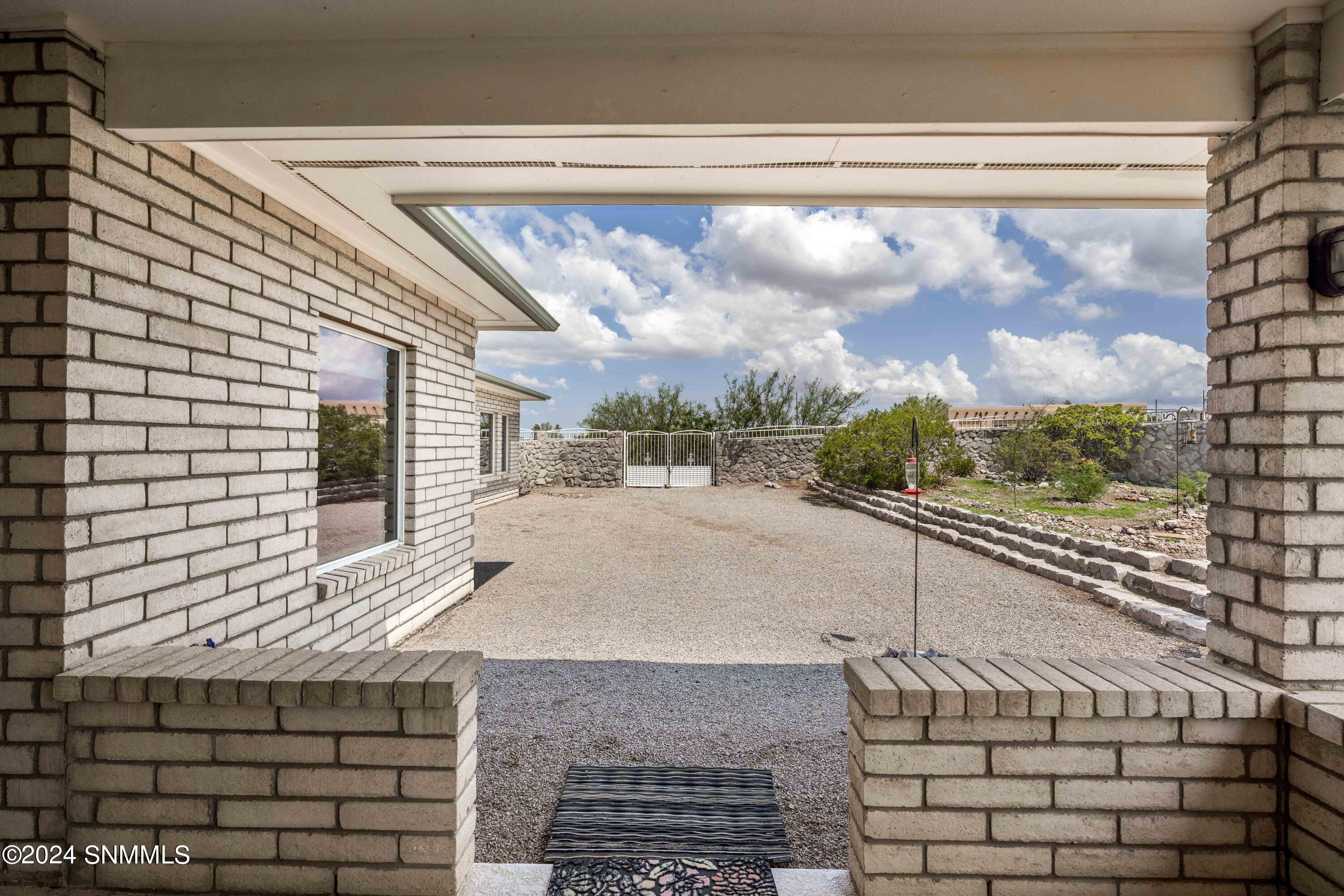 5073 Rock House Road Property Photo 3