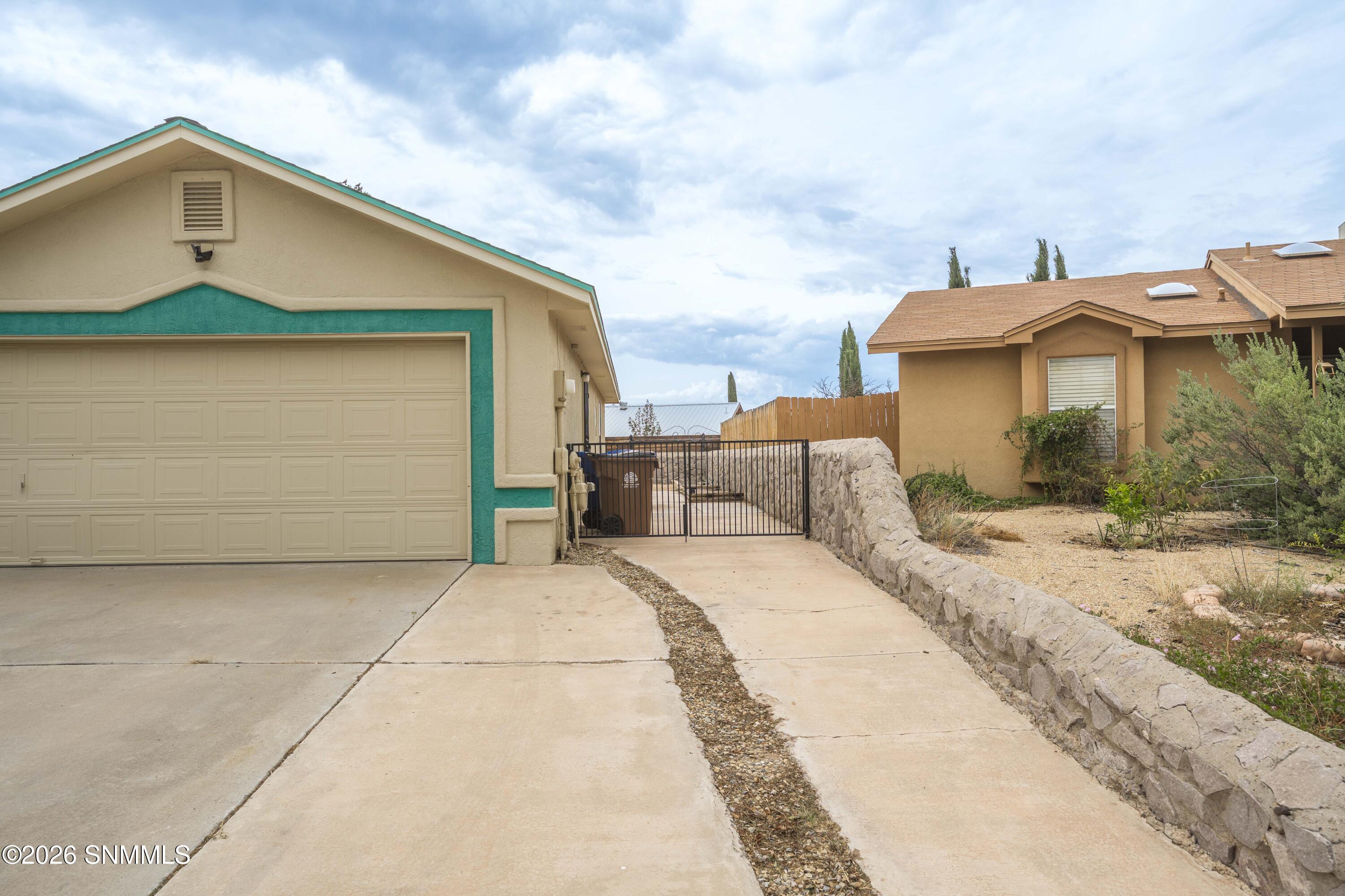 3901 Crystal Place Property Photo 5