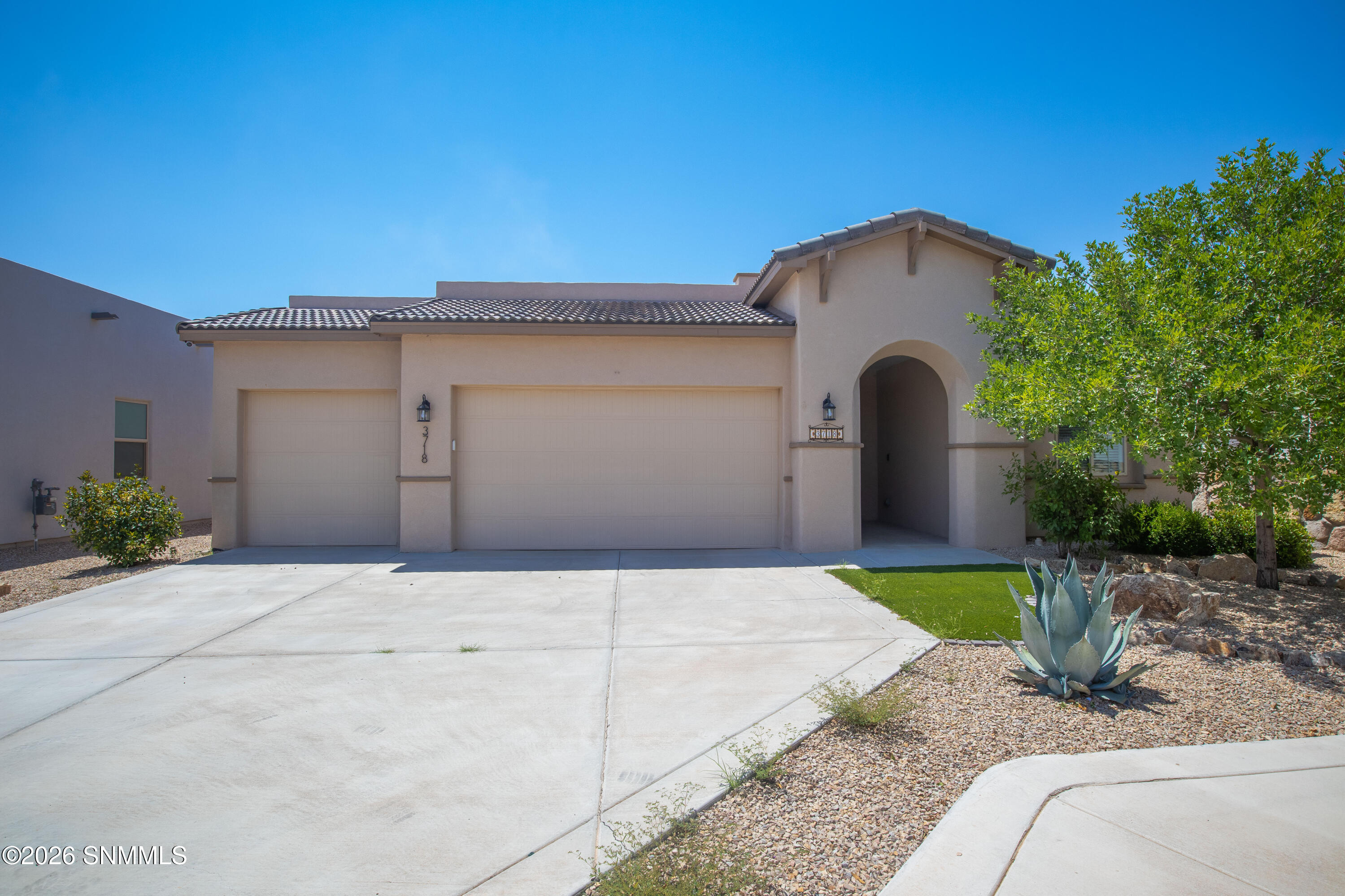 3718 Golden Echo Loop Property Photo 1