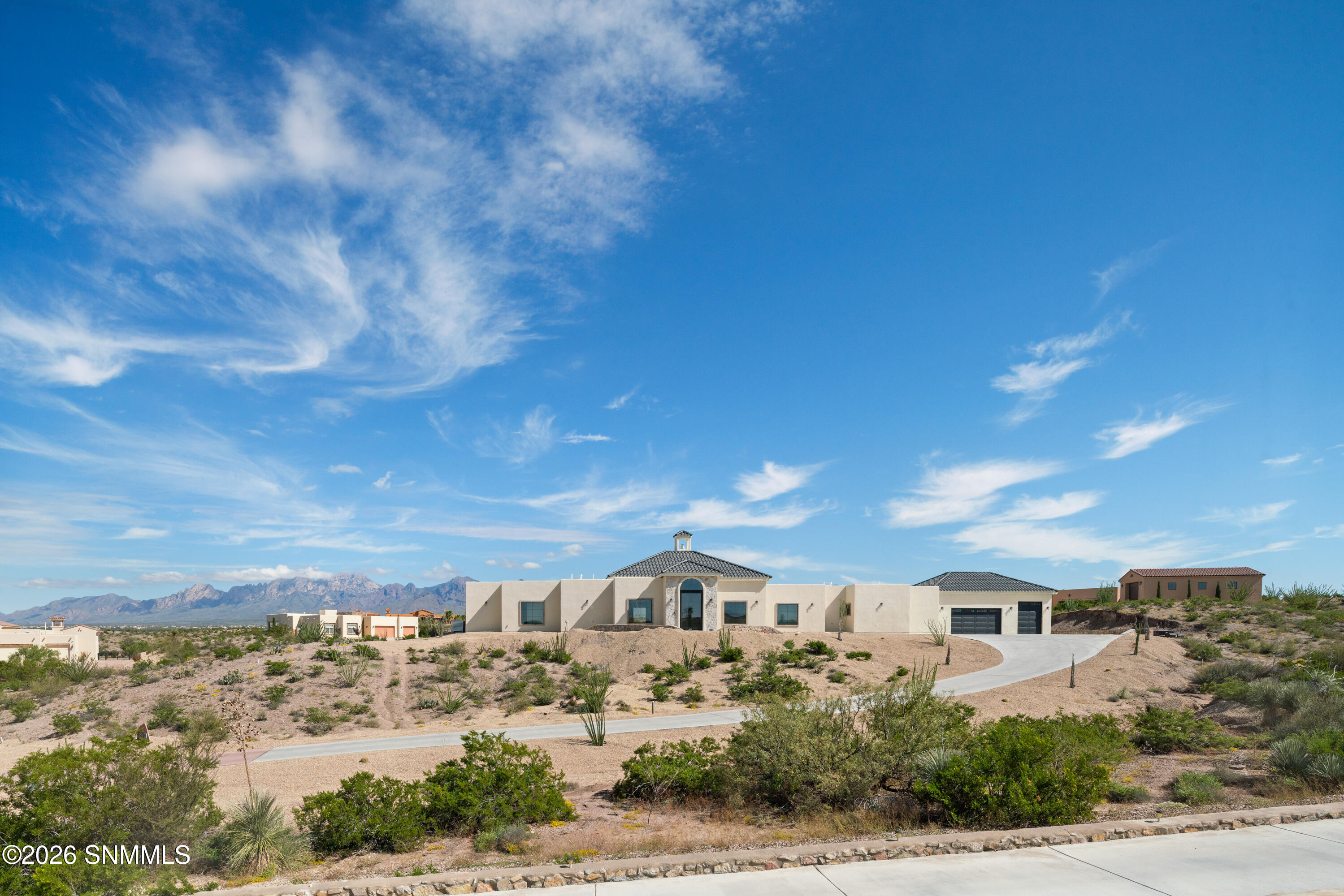 5565 Vista Rico Property Photo 3