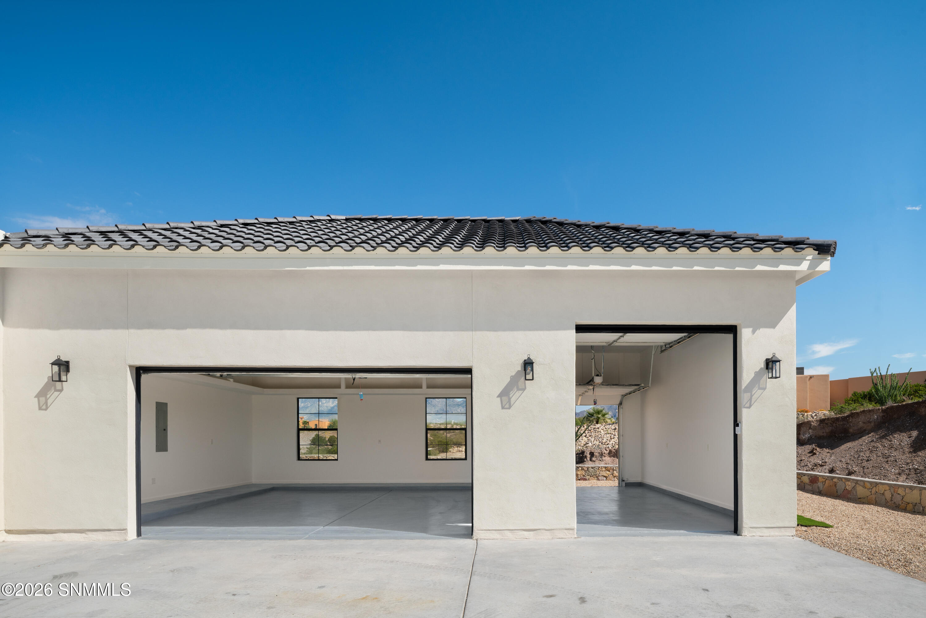 5565 Vista Rico Property Photo 5