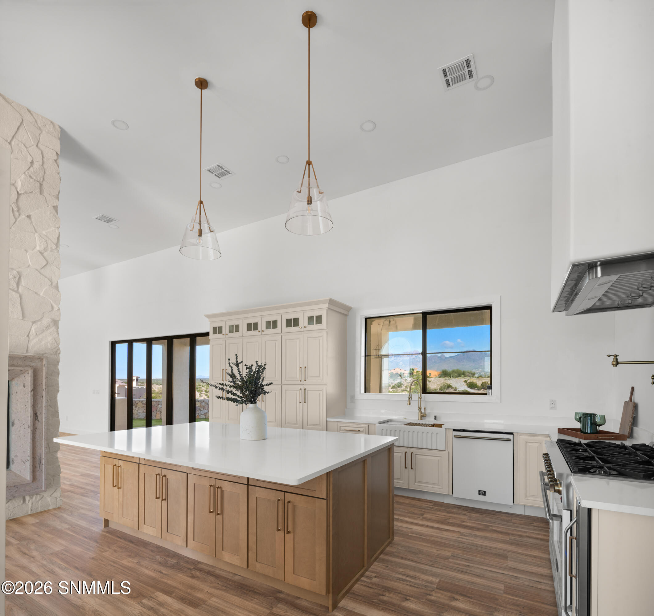 5565 Vista Rico Property Photo 15
