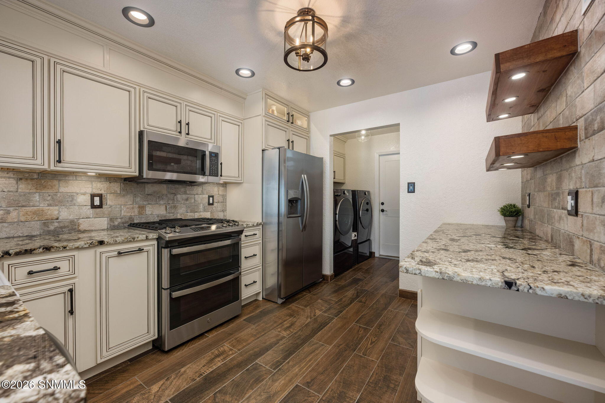 2017 Briarwood Lane Property Photo 8