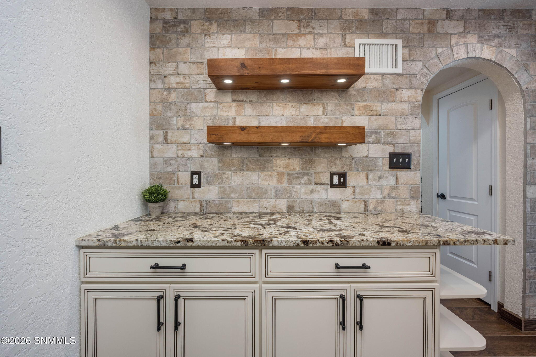 2017 Briarwood Lane Property Photo 11