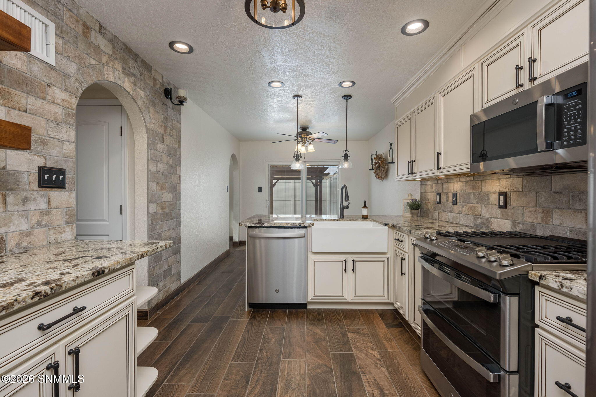 2017 Briarwood Lane Property Photo 13