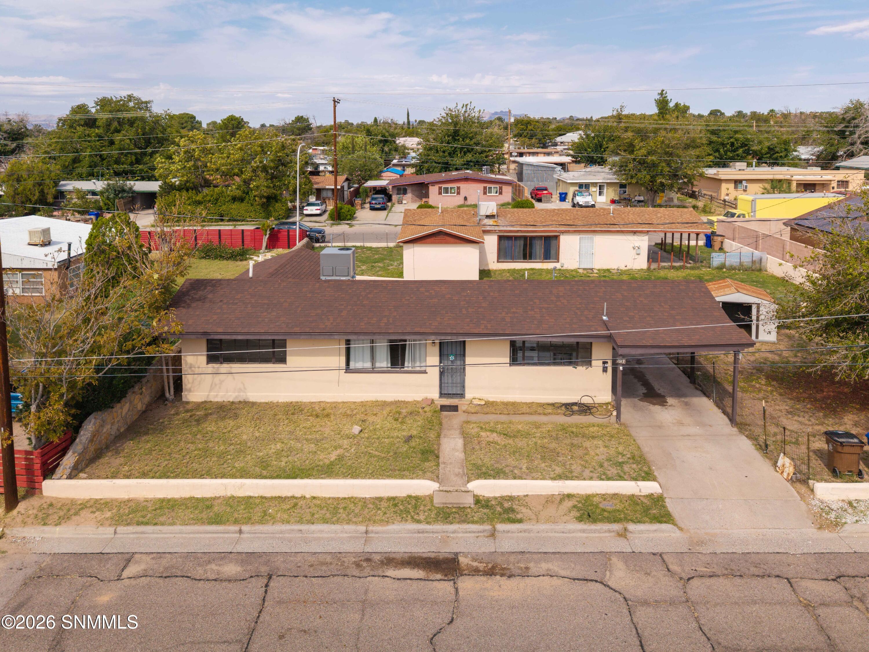 1517 E Boutz Road Property Photo 1