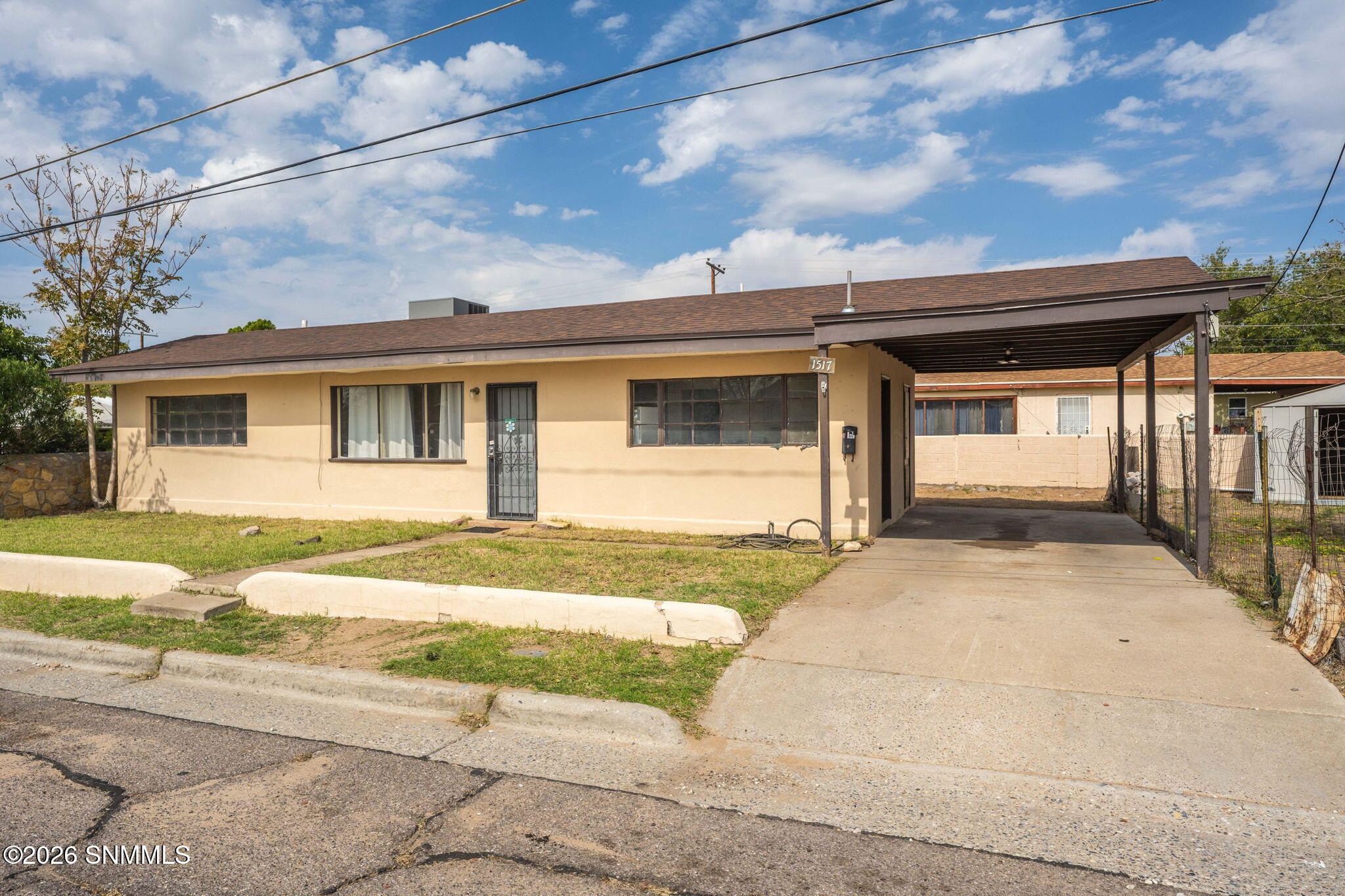1517 E Boutz Road Property Photo 3
