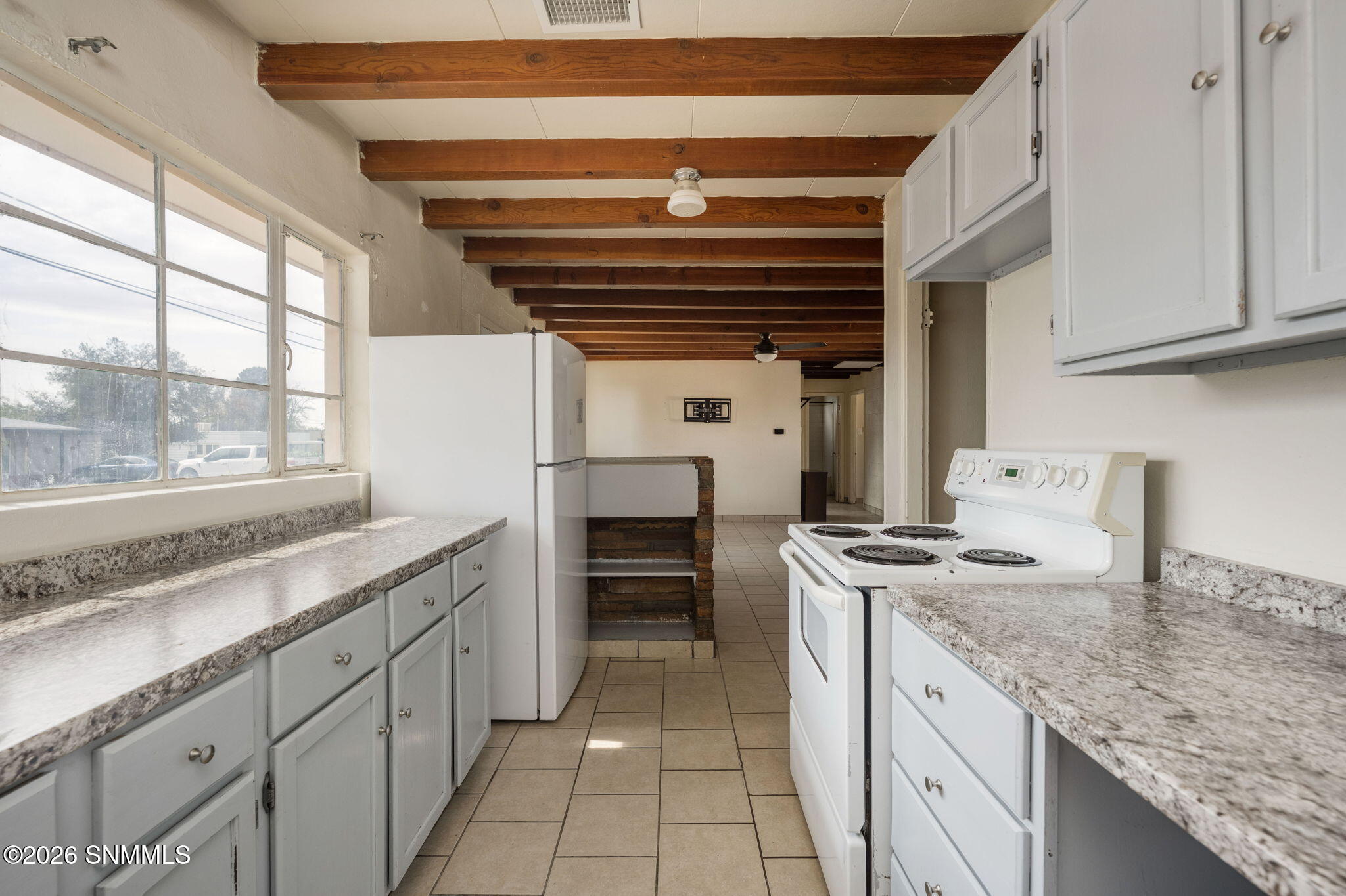 1517 E Boutz Road Property Photo 6